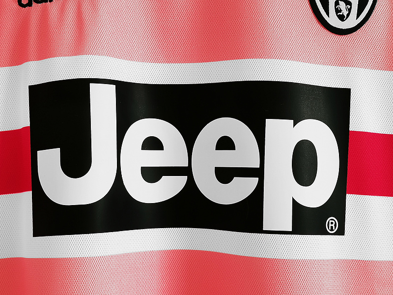 Retro  Juventus 2015/16 Away Pink