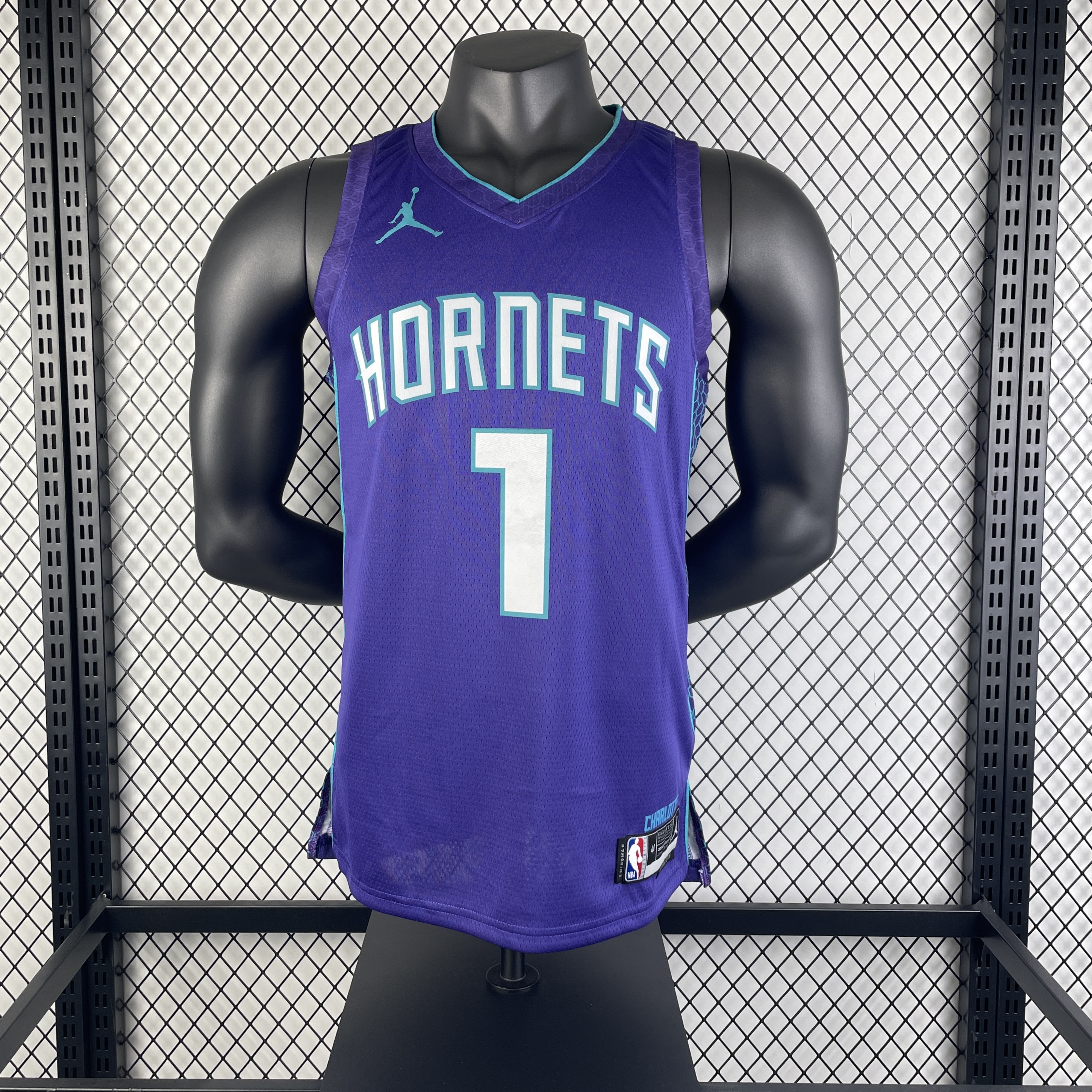 23 Season Hornets Flyer Edition No.1 Ball