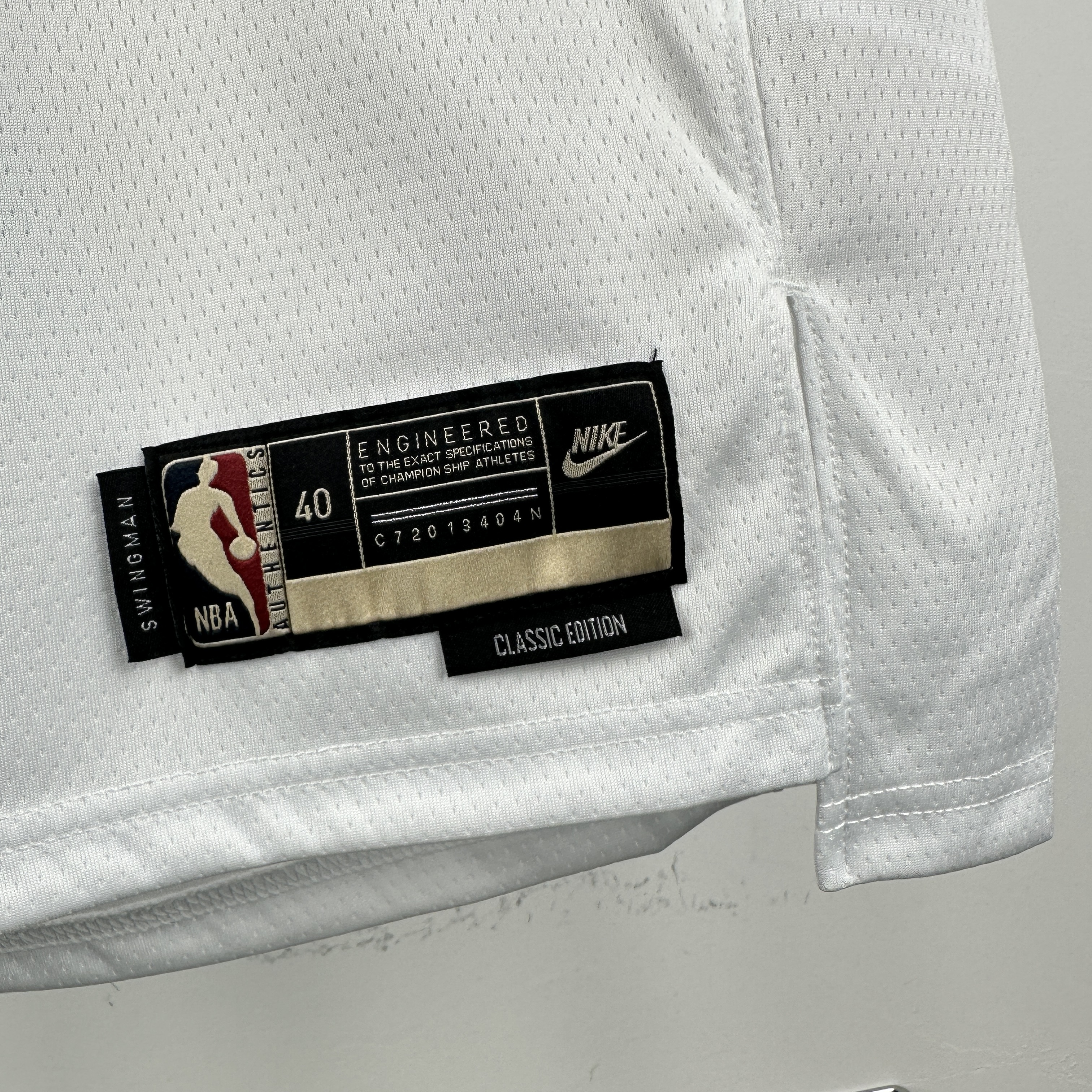 Retro Lakers White No.77 Dončić