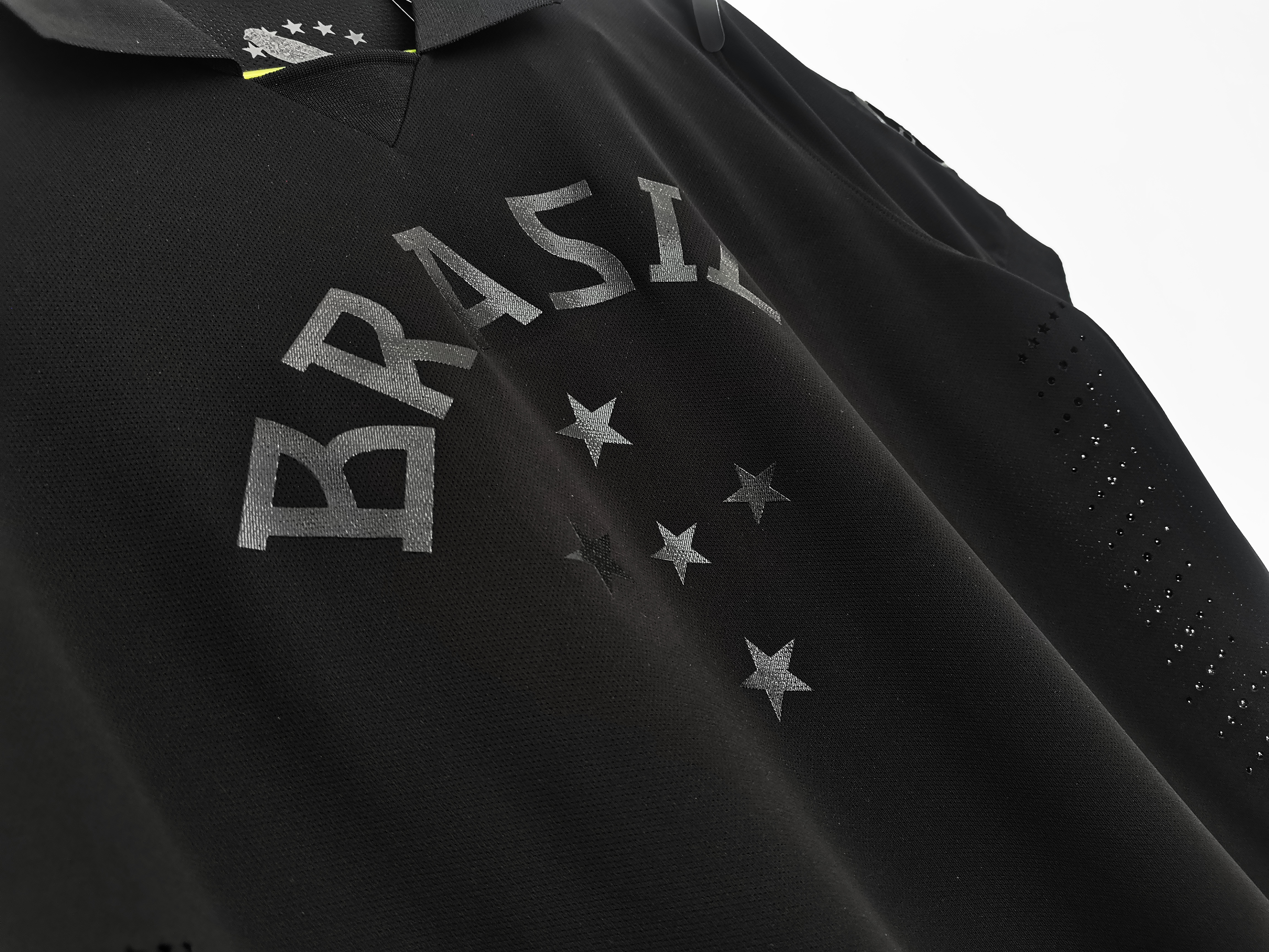 Retro Brazil 13/14 Black Kit S-XXL