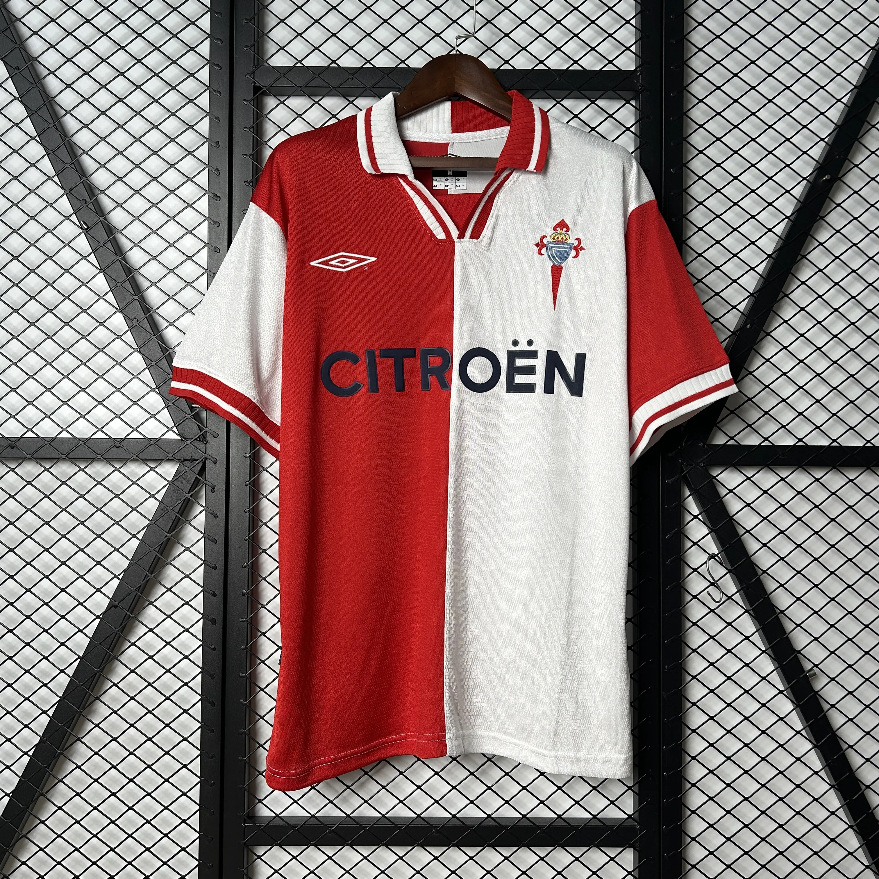 Retro Celta de Vigo 2001-02 Away kit