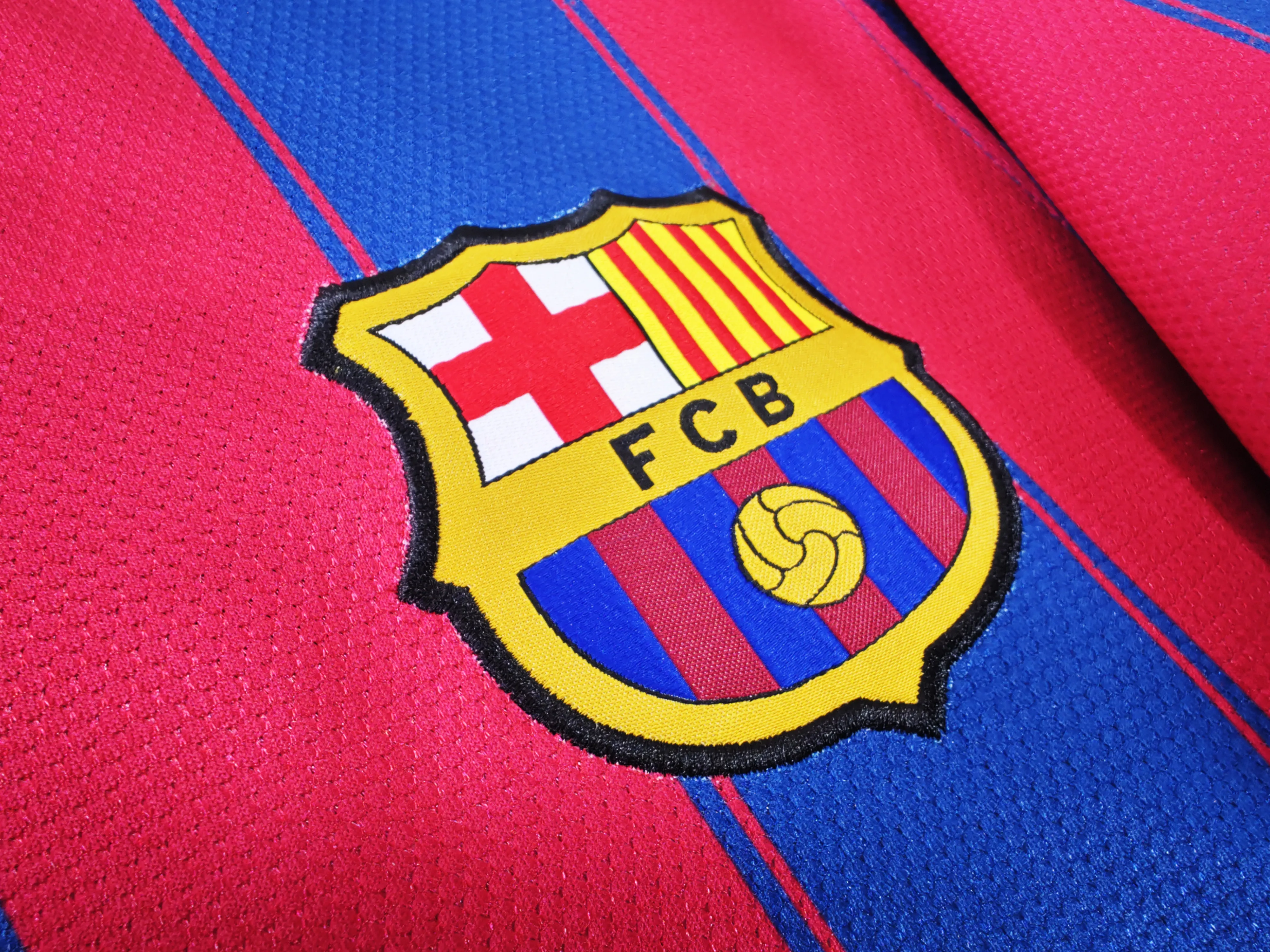 Retro 09/10 Barcelona Home Size: S-XXL