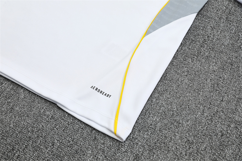 Adult2526 Half Zipper Training Suit White