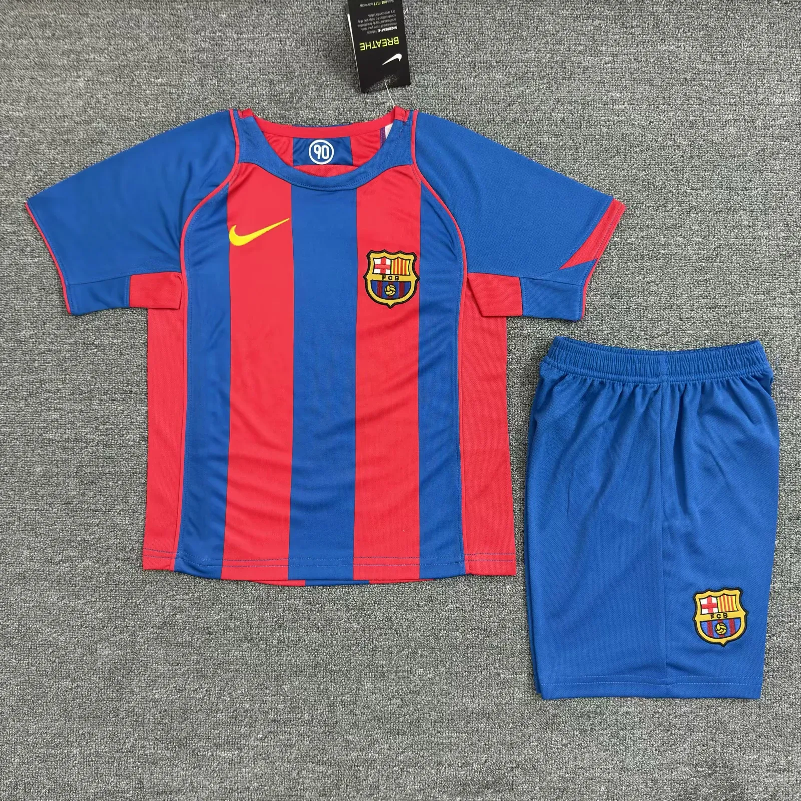 Kids Retro 04/05 Barcelona Home Kit 16-28