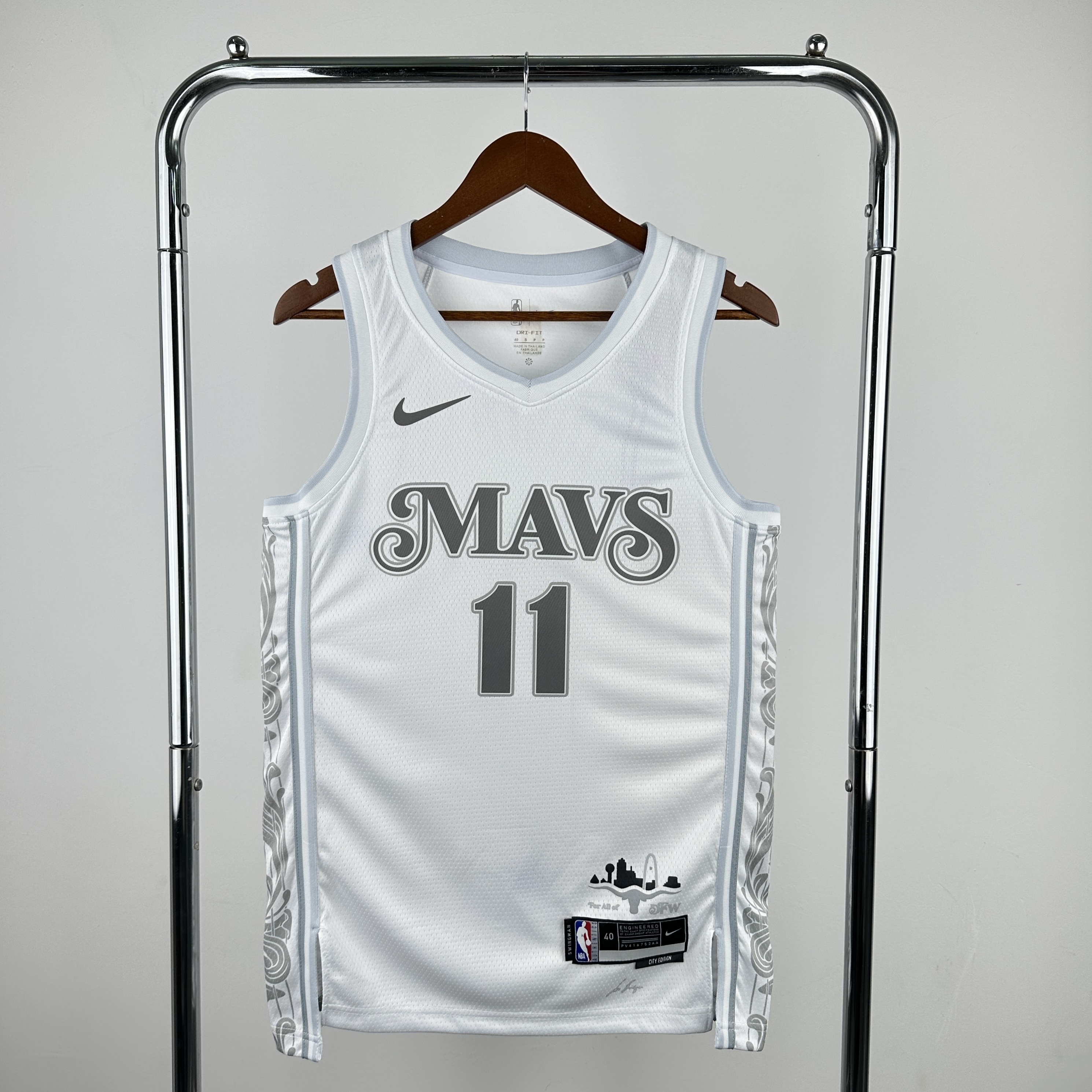 25 Season Dallas Mavericks City Edition  #11