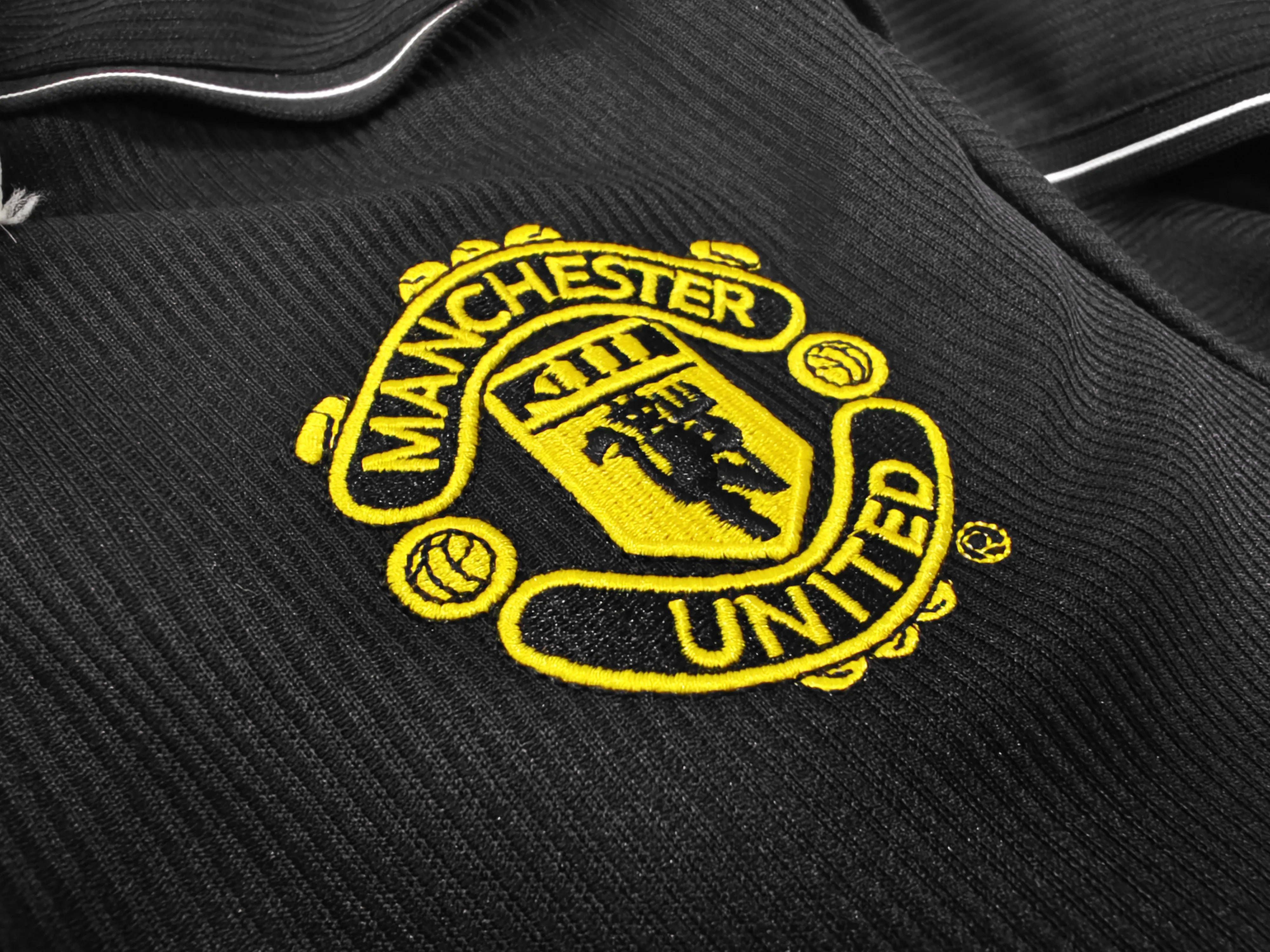 Retro Manchester United 98/99 Away Shirt Black
