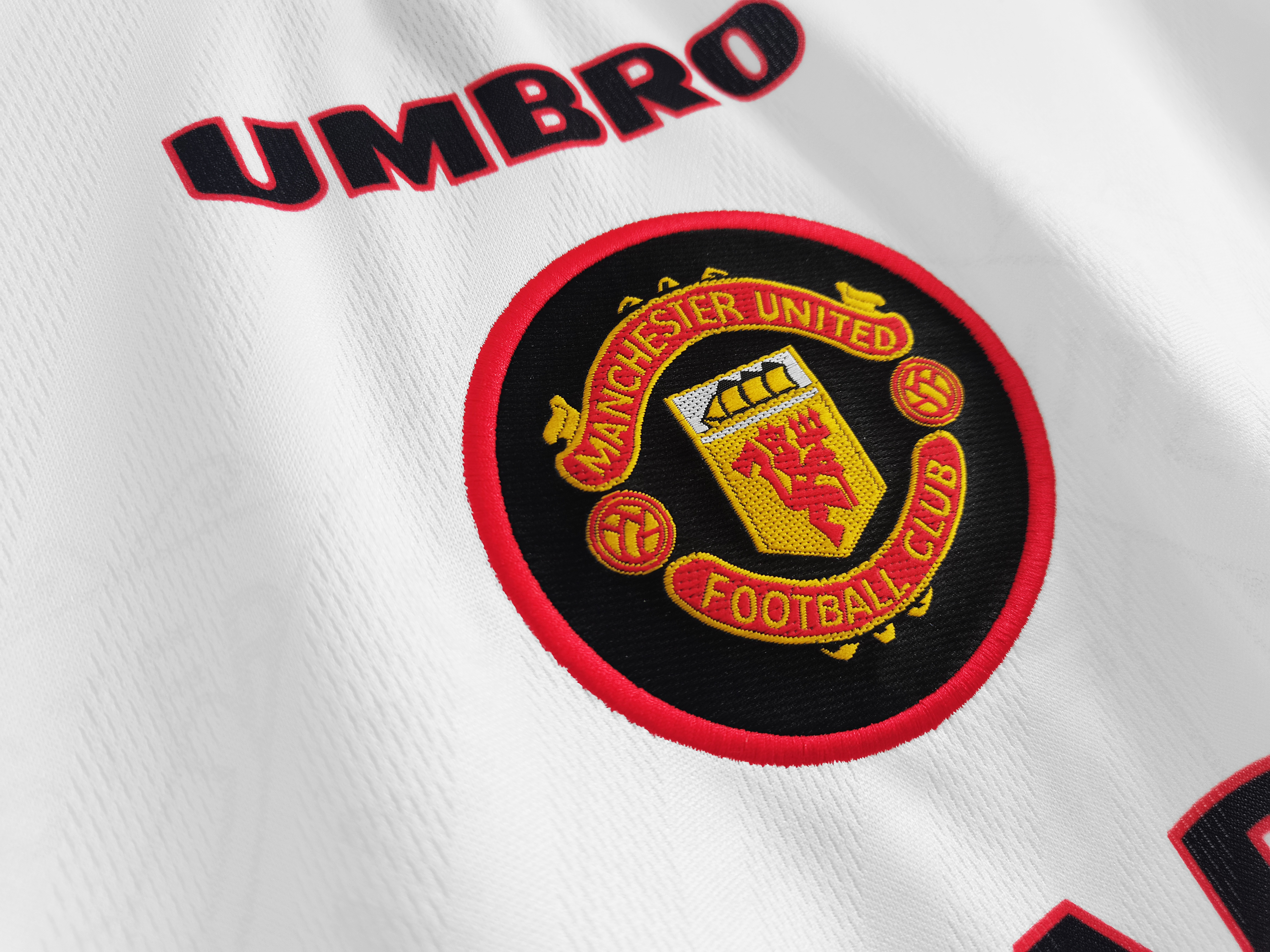 Retro Manchester United 96/97 Away