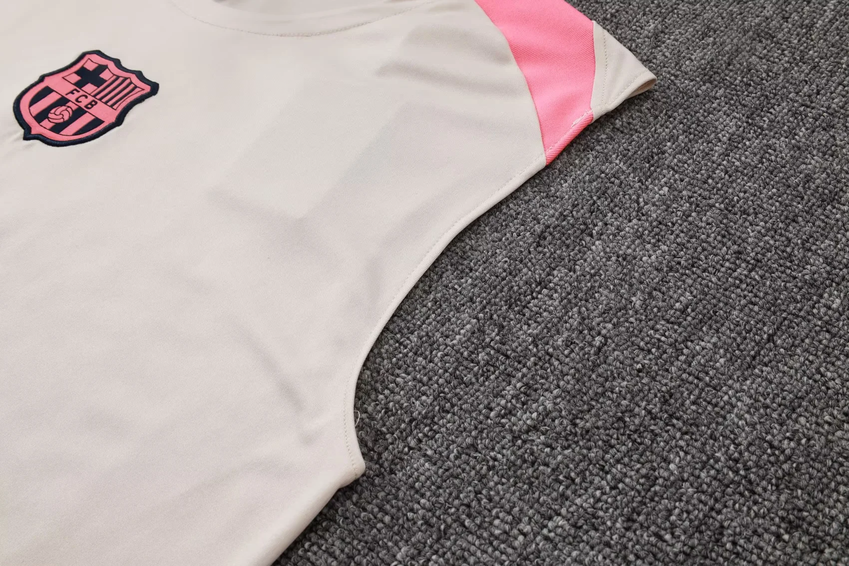 2526 Barcelona Sleevesless Training Suit D2554