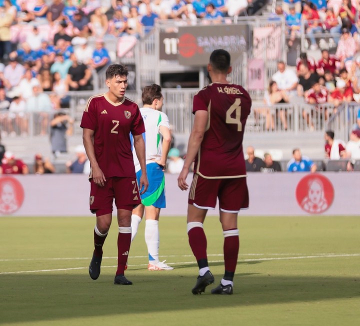 Venezuela 2024/25 Home