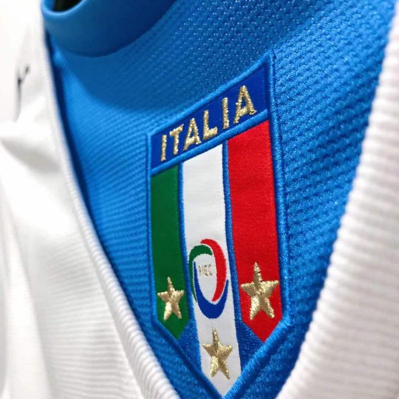 Retro 05/06 Italy Away Kit S-XXL