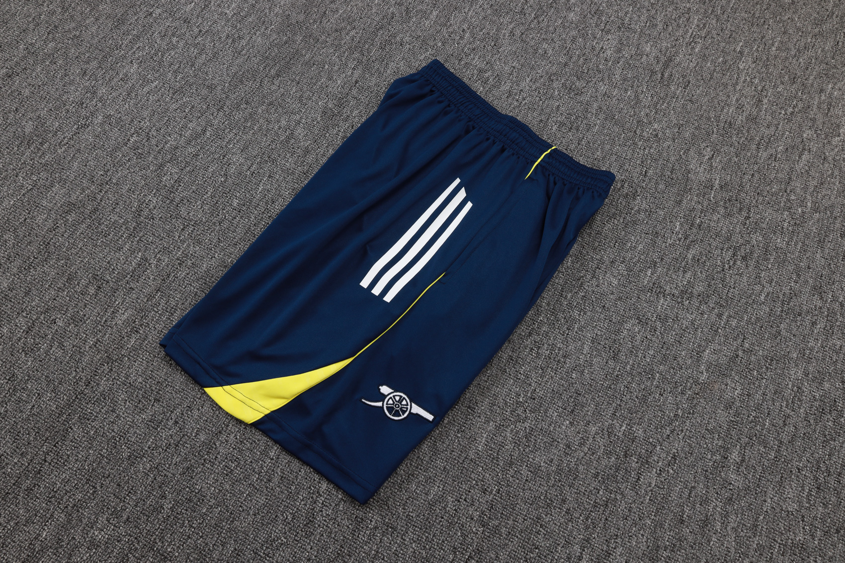 Arsenαl   Sleeveless training suit D2592