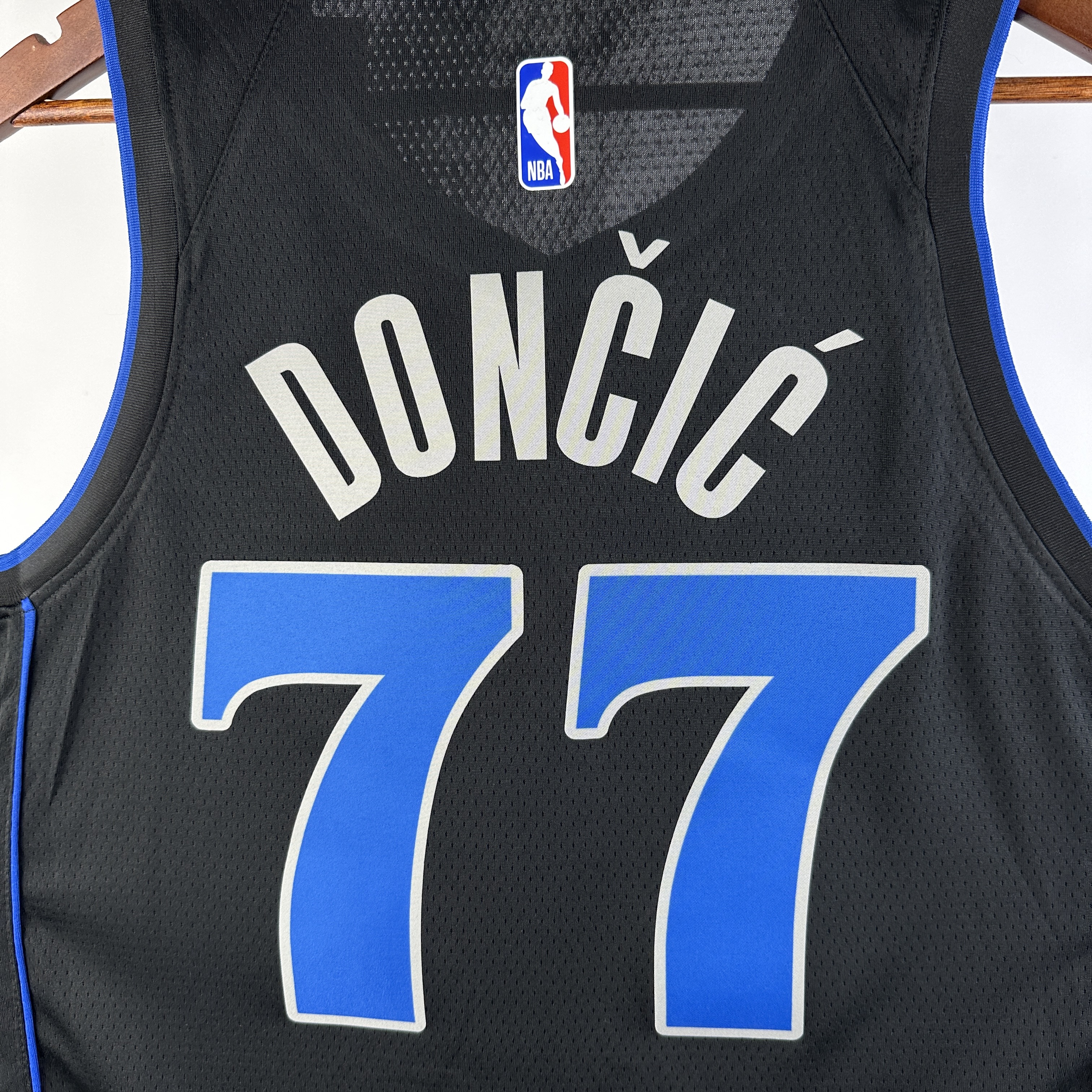 24 Season Mavericks City Edition  No.77 Dončić
