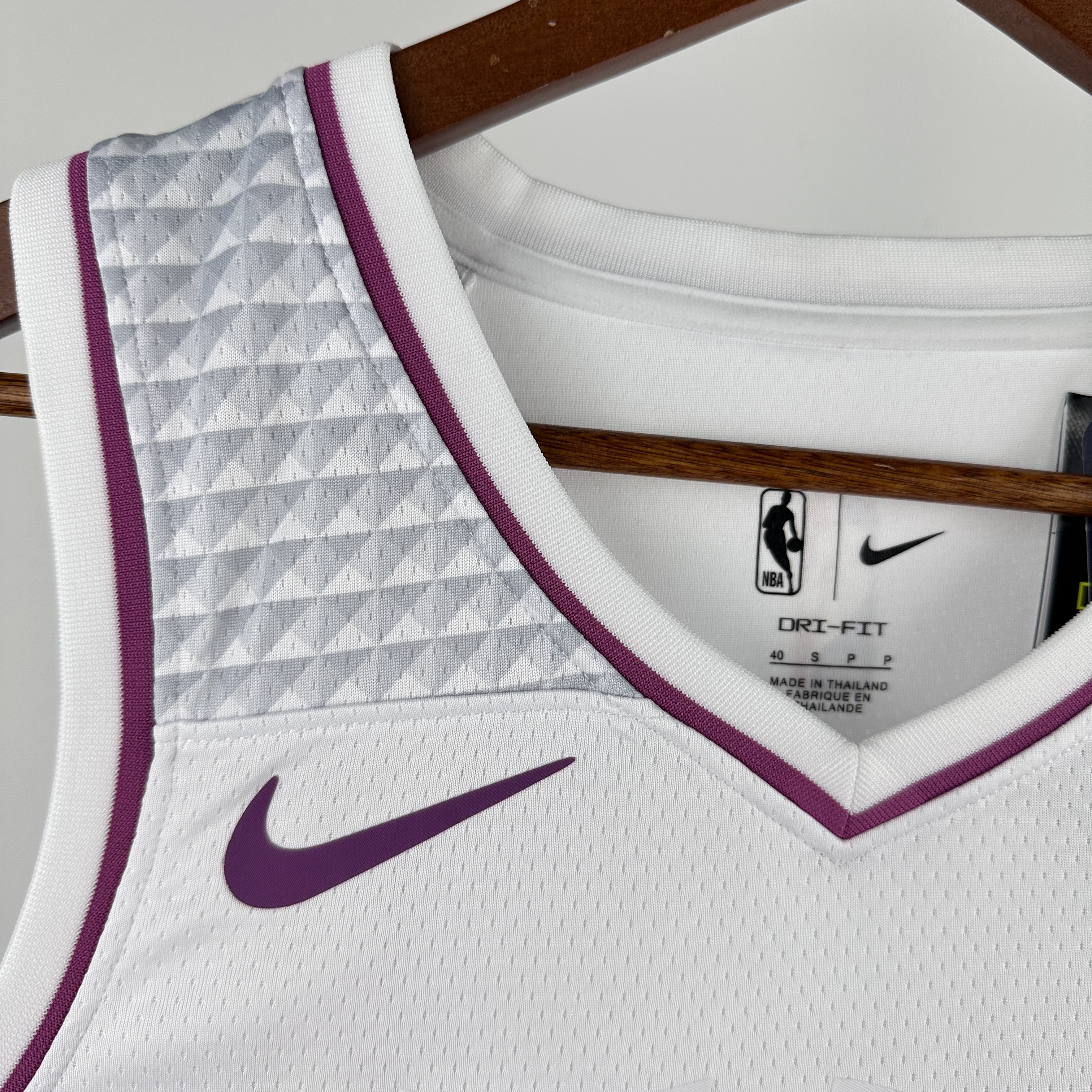 18-19 SEASON MINNESOTA TIMBERWOLVES  NO.5 EDWARDS