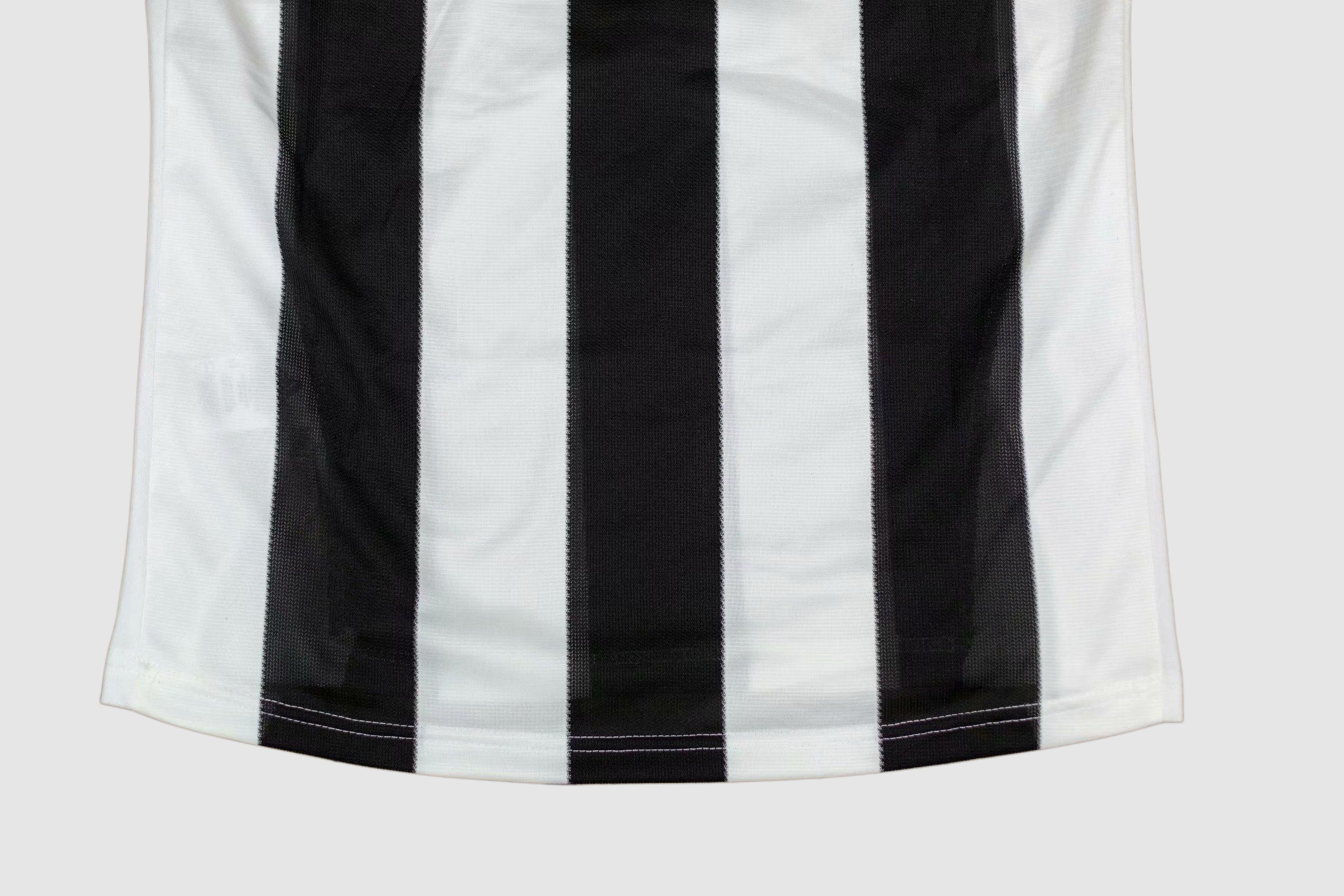 Retro Newcastle 2005/06 Home