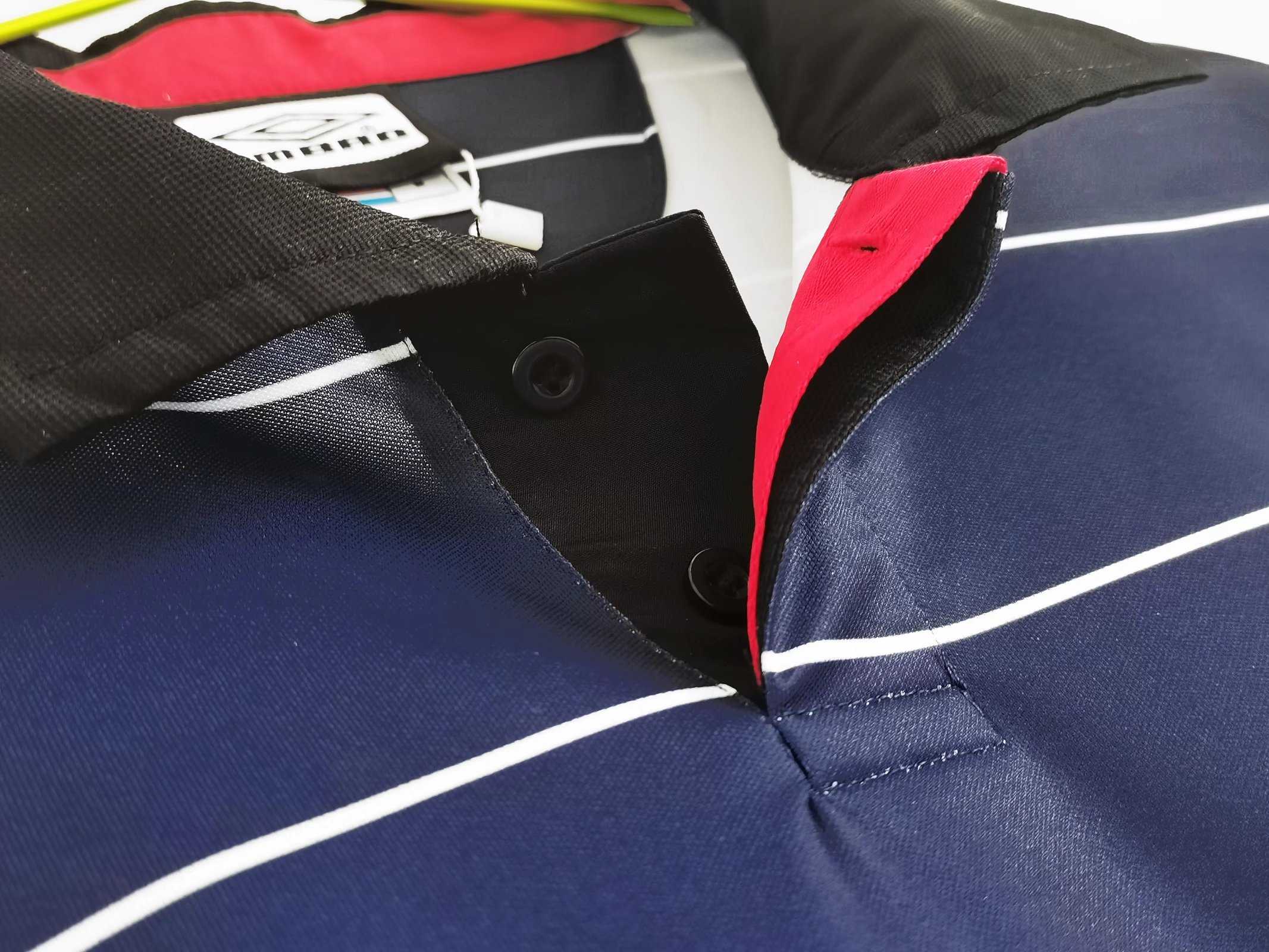 Retro Manchester United 1999 Away