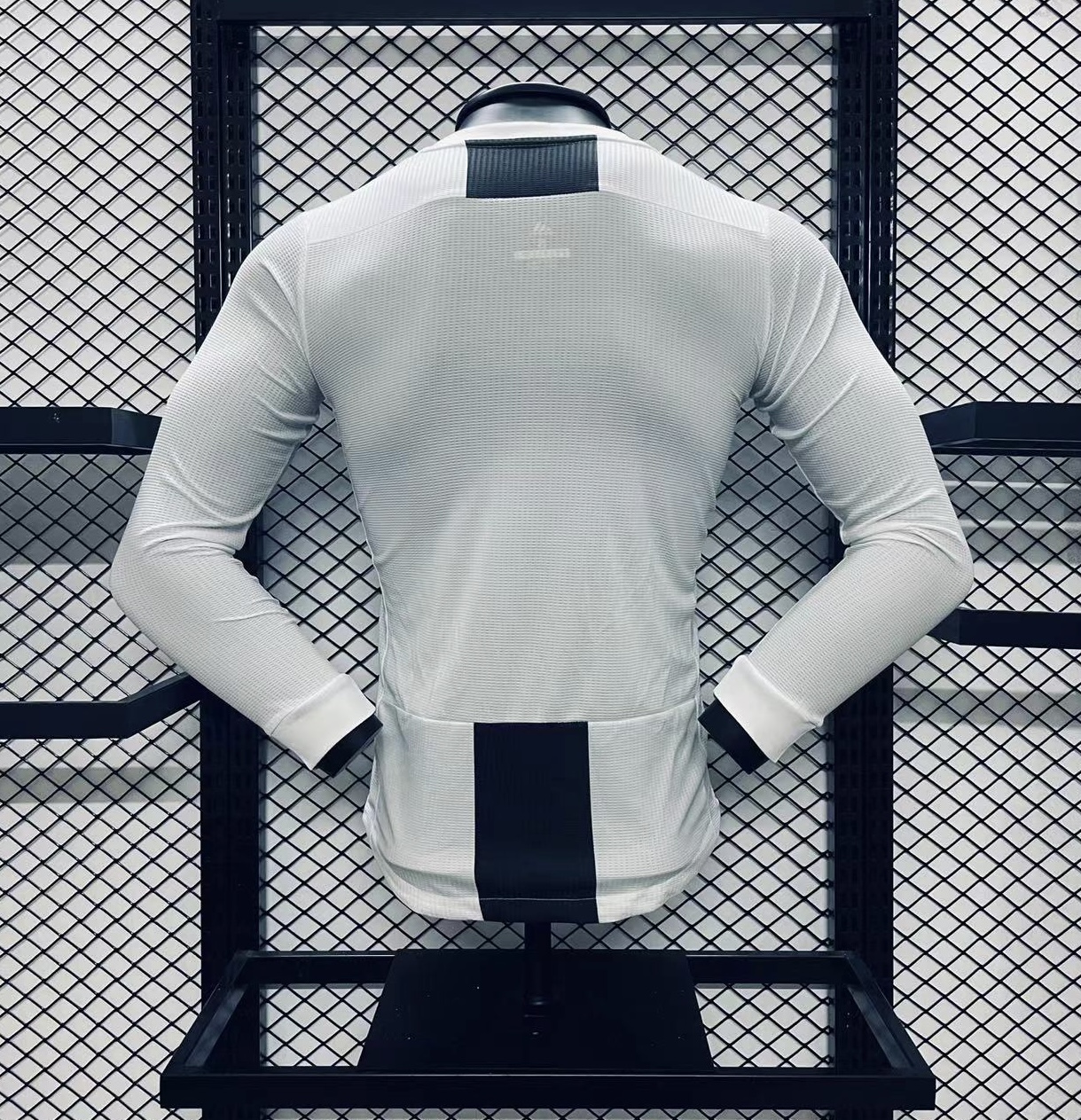 Player Version  Juventus 18/19 Home Long Sleeves