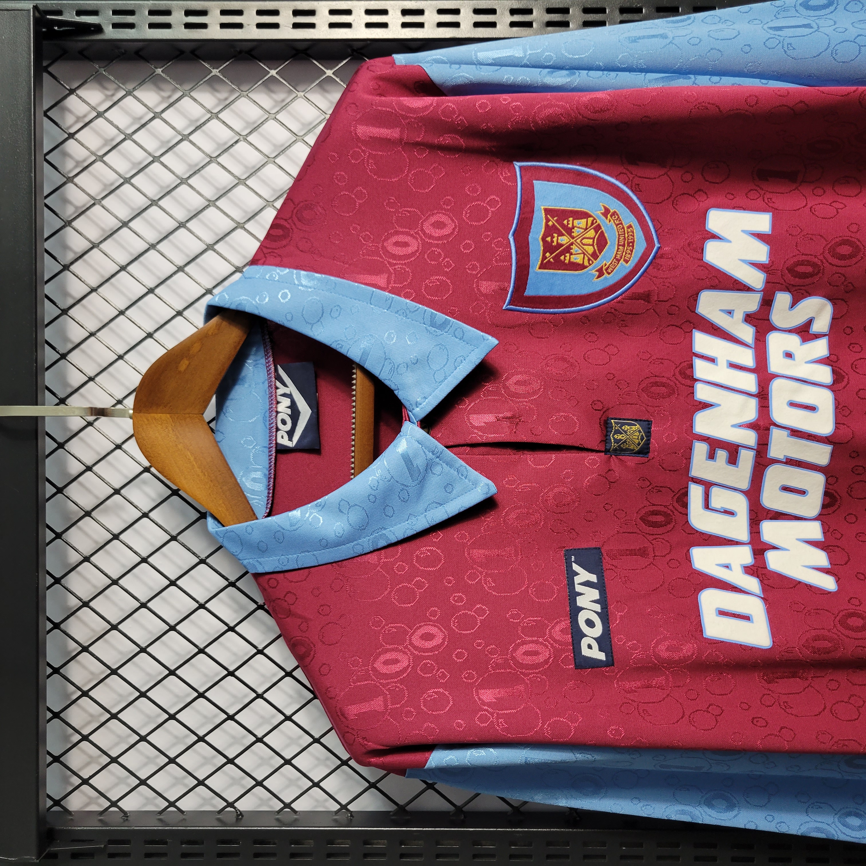 Retro 1995-97 West Ham Long Sleeves Home Red