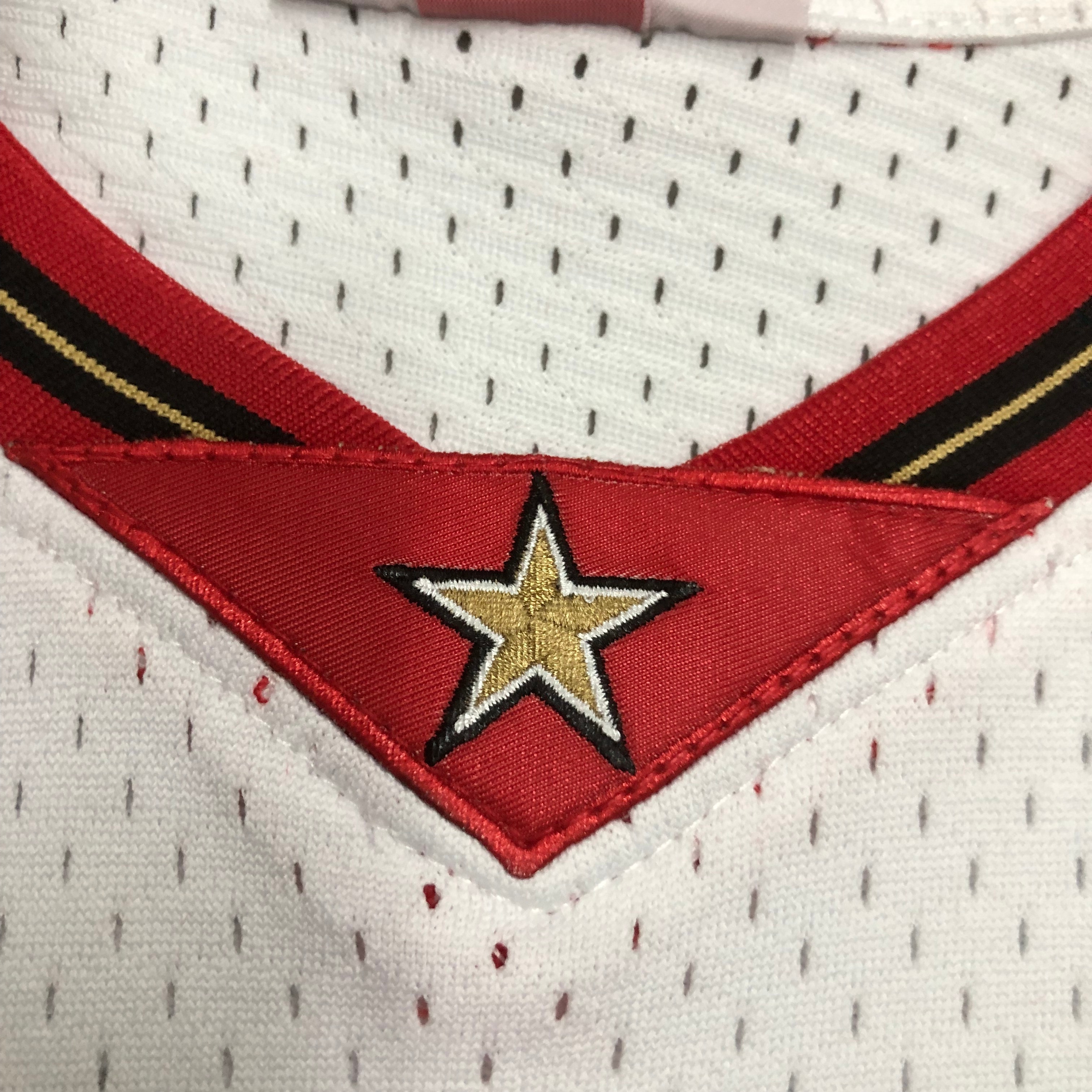 MN Heat Pressed Retro : Philadelphia 76ers 1998 White #3