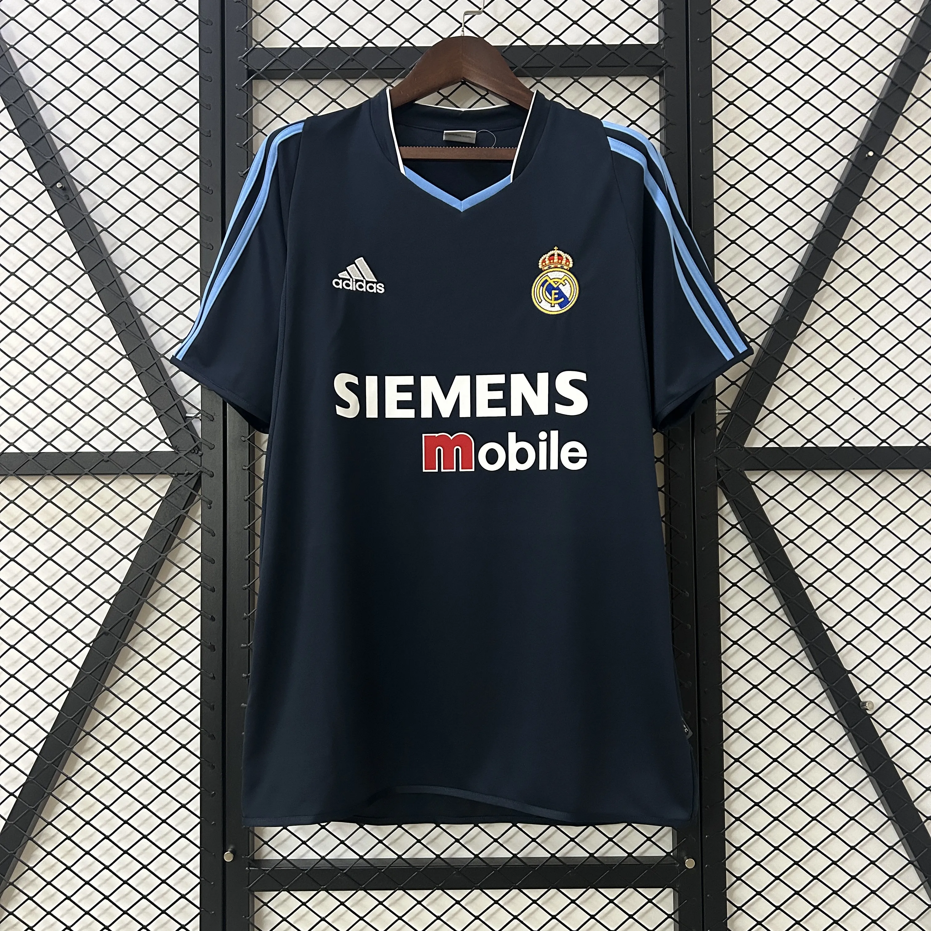 Retro Real Mαdrid 03/04 Away  S-XXL