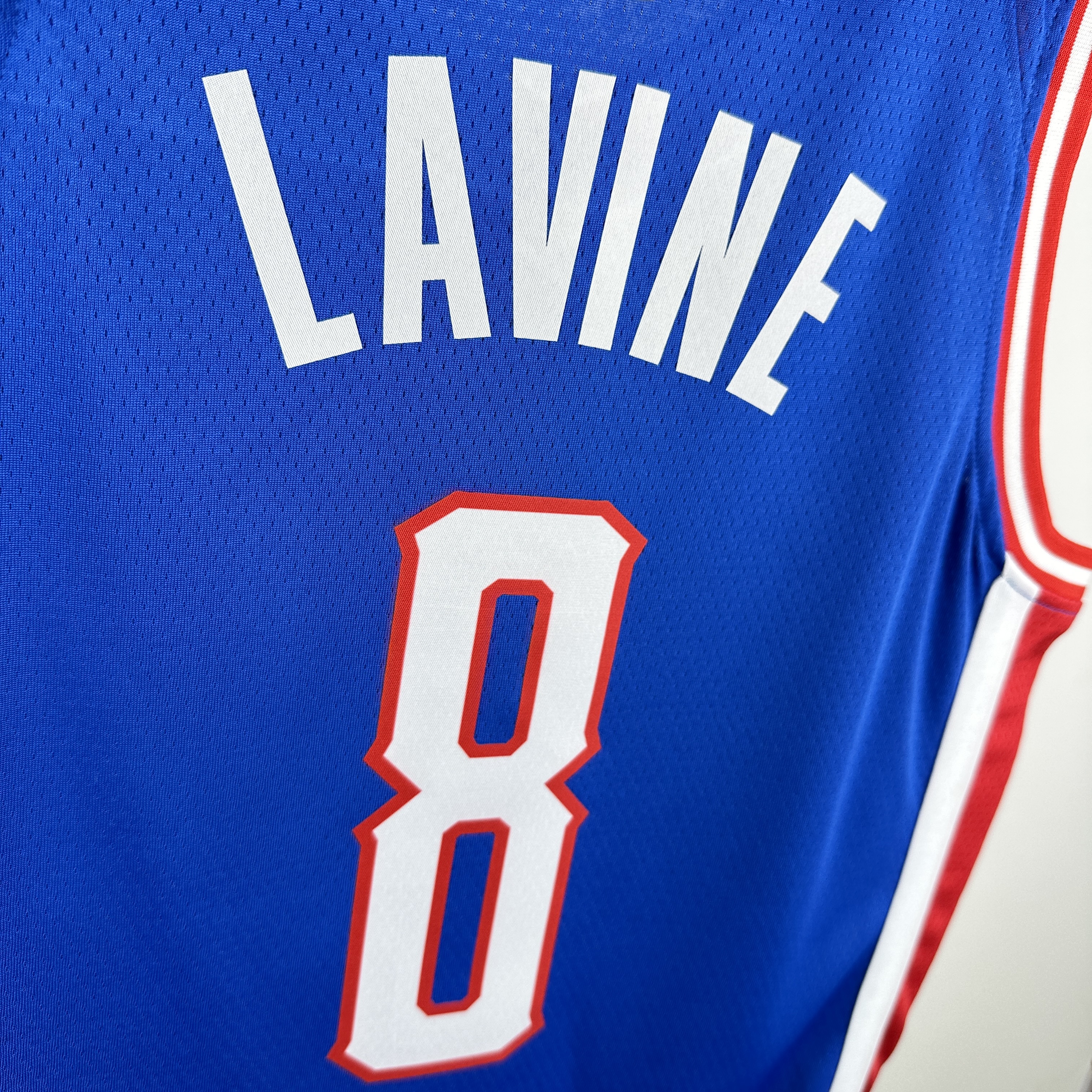 25 SEASON SACRAMENTO KINGS CITY  #8 Lavine