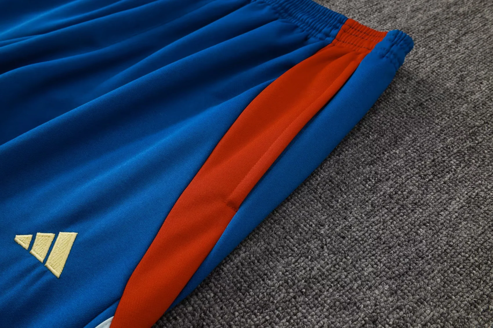 Adult/ Kid Half-zipper Hooded Spain Training Suit