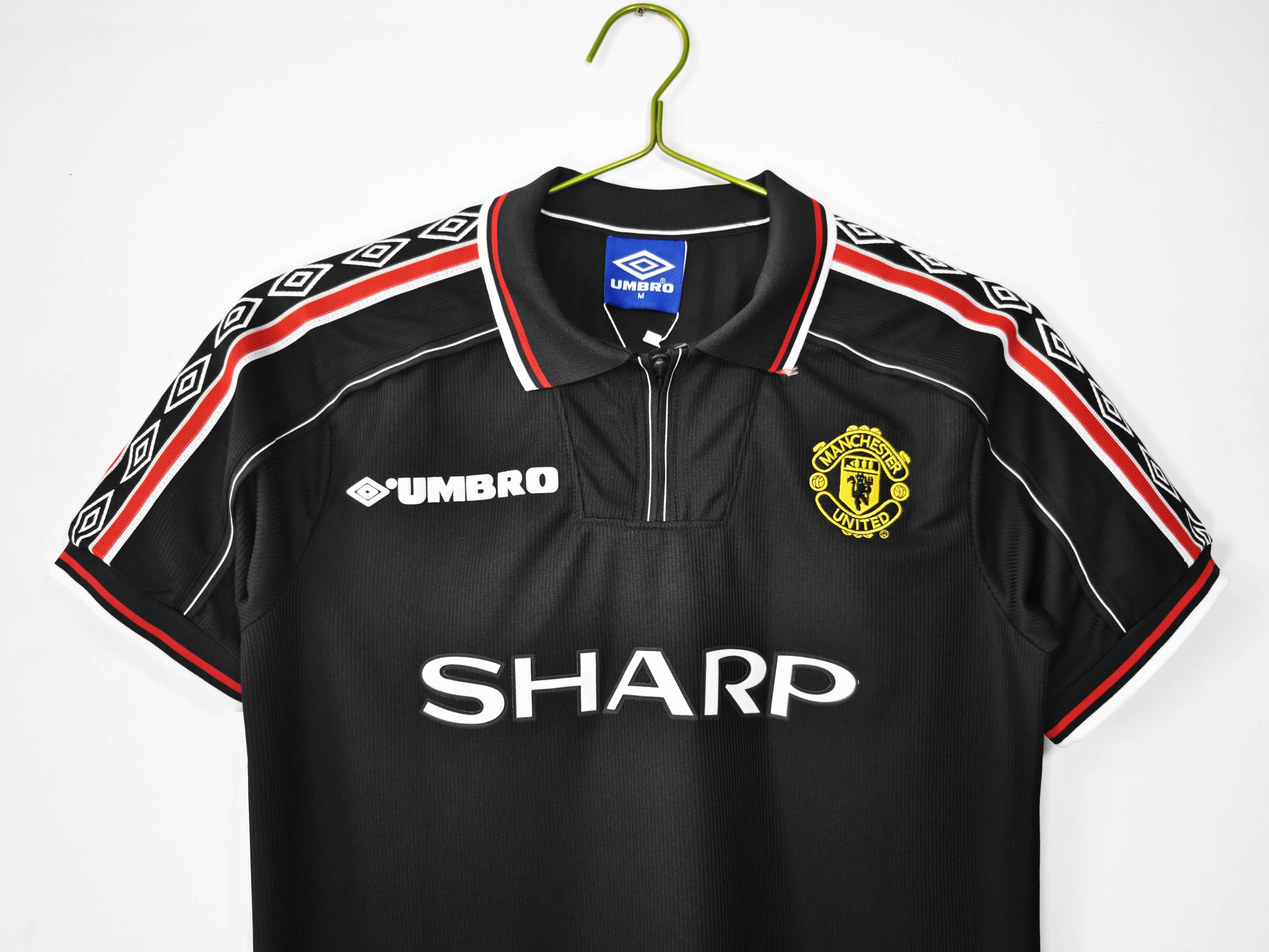 Retro Manchester United 98/99 Away Shirt Black