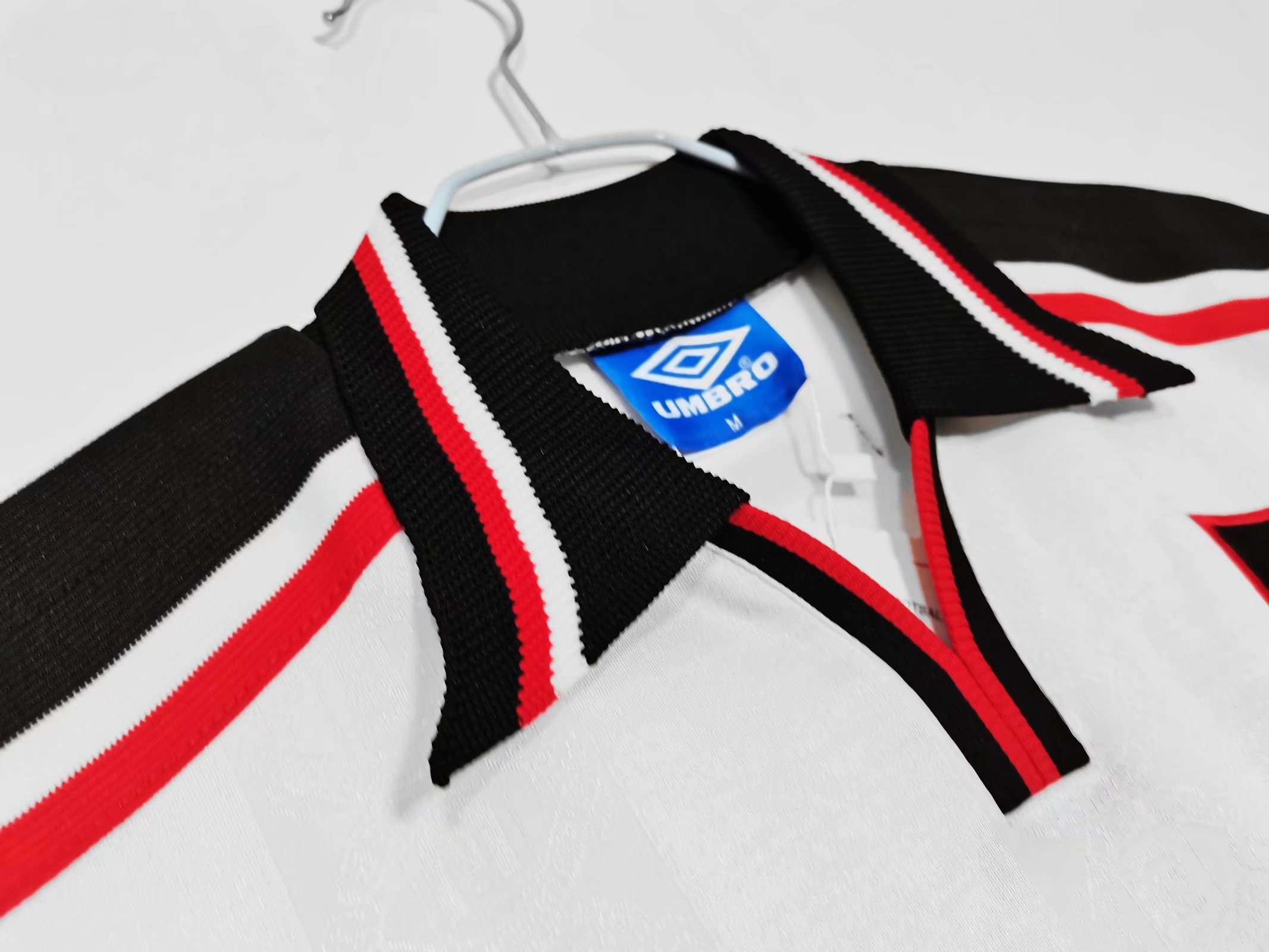 Retro Manchester United 97/99 Away -Branco Long Sleeves