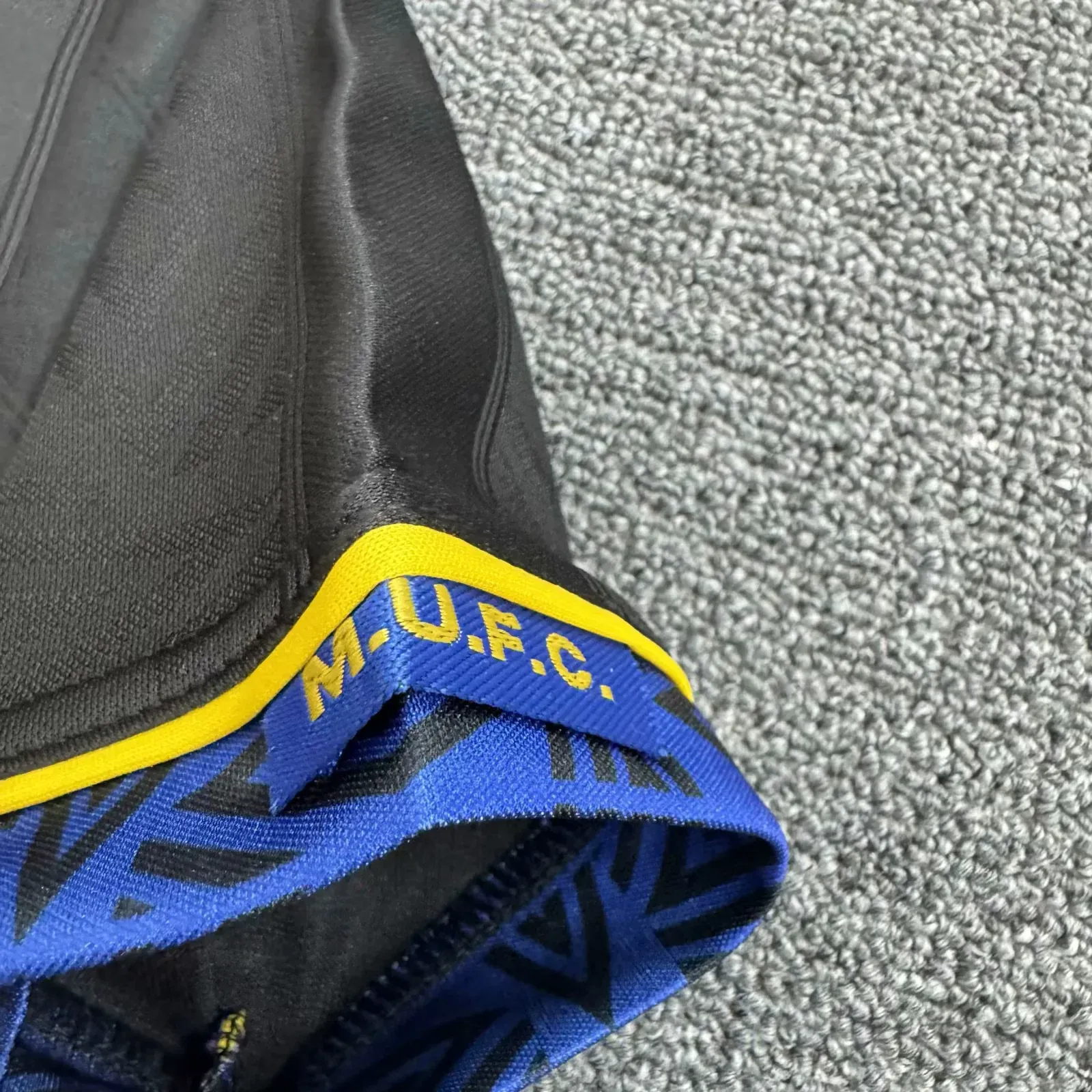 Kids Retro Manchester United 93/94 Away Kit 16-28