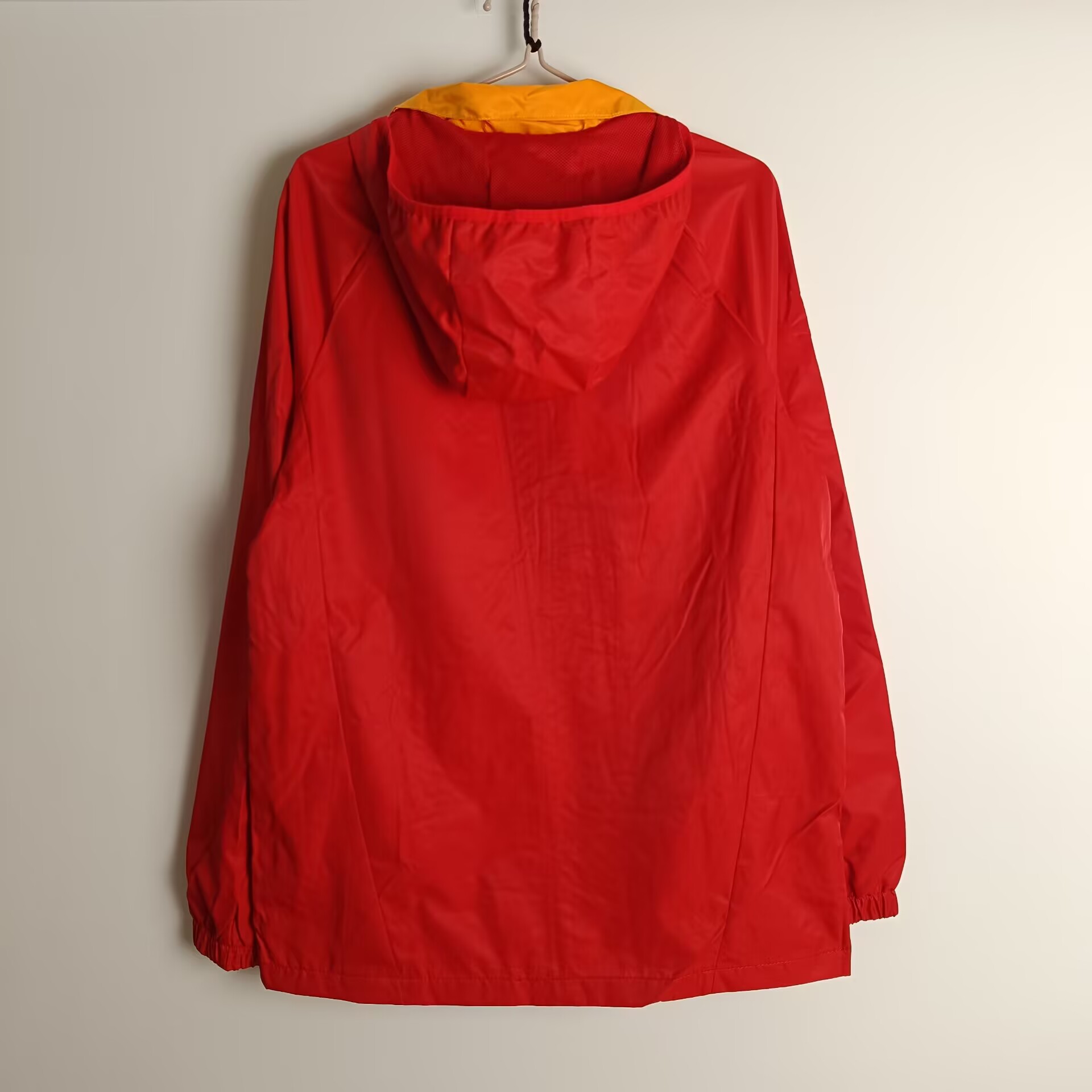 Spain Red windbreaker