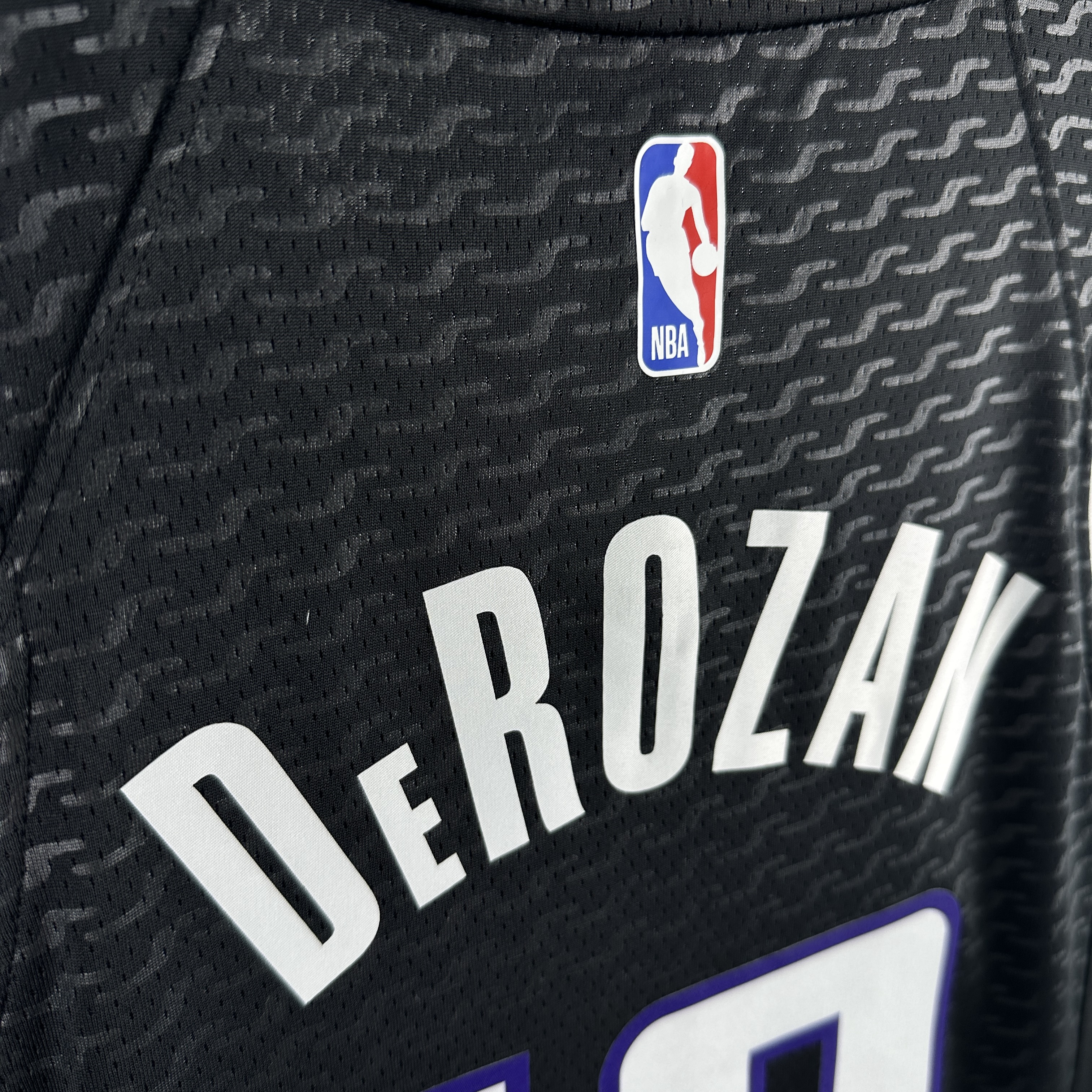 23 SEASON SACRAMENTO KINGS FLYER  #10 DeROZAN