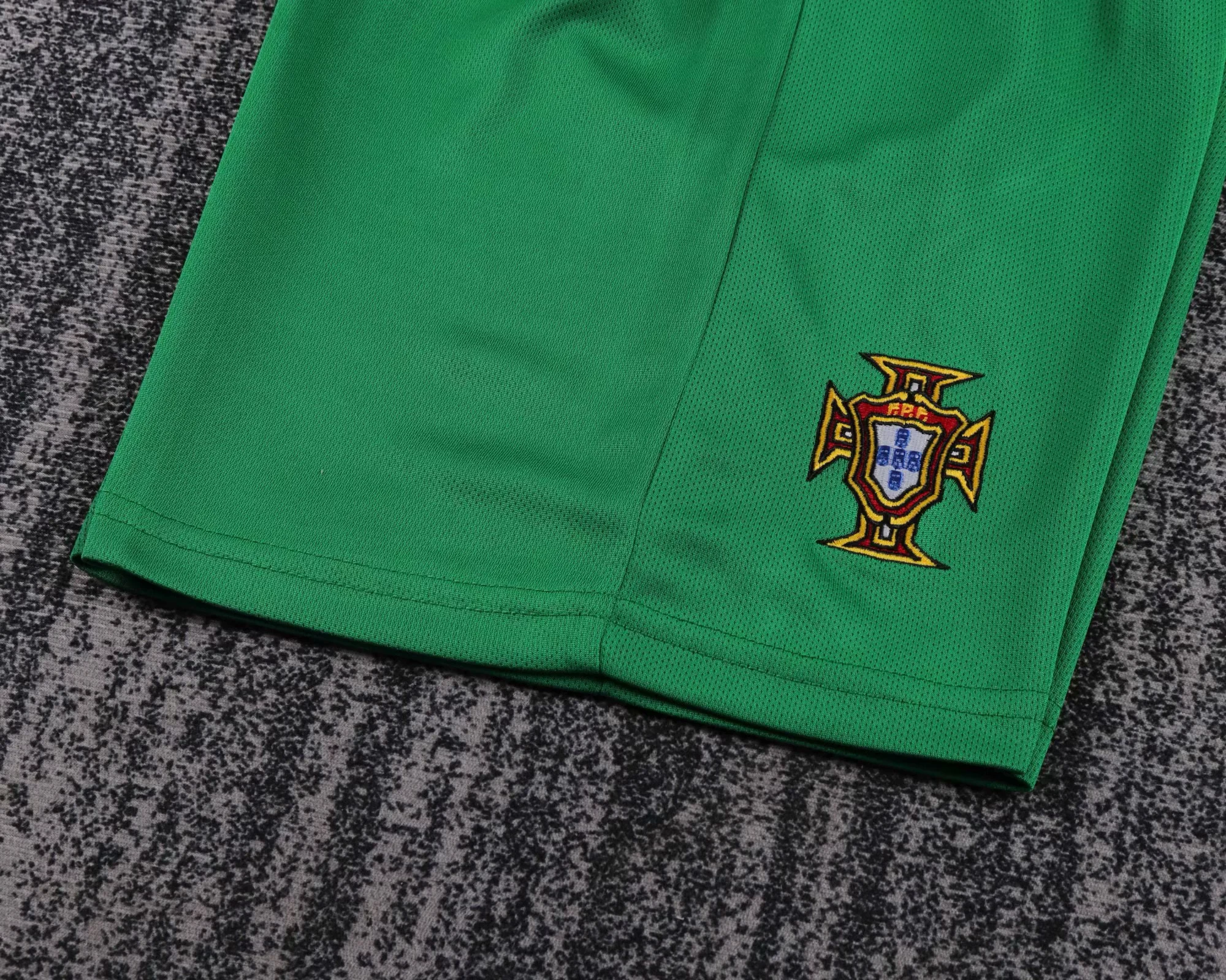 Kids Retro Kit Portugal 2004 Home