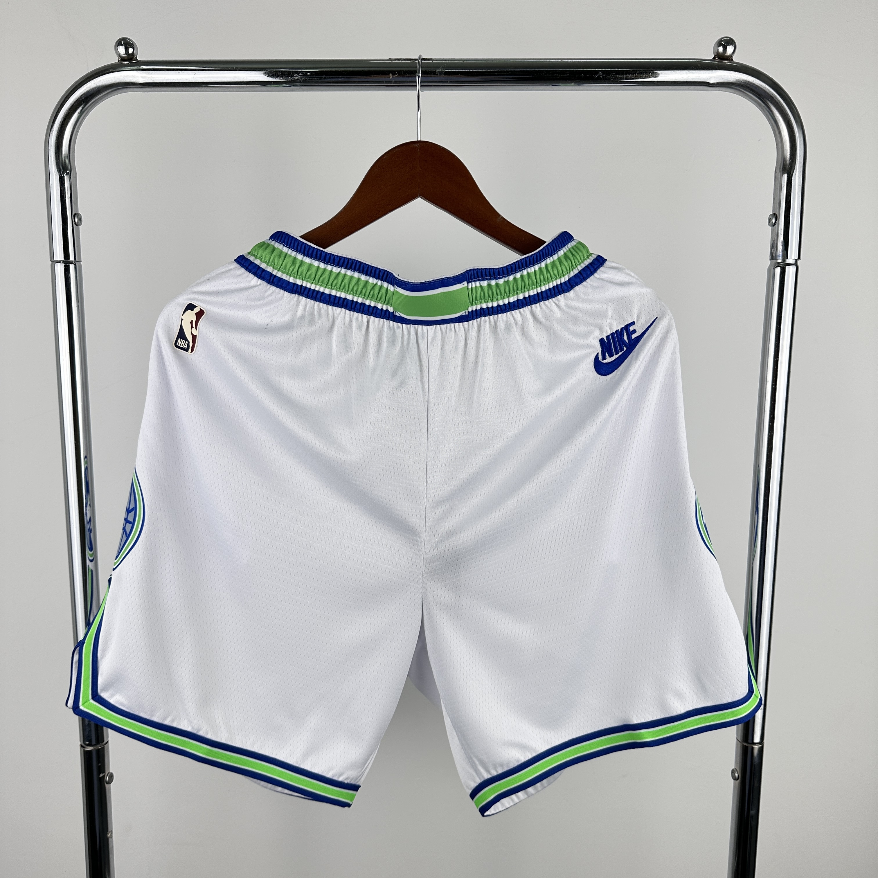 24 SEASON MINNESOTA TIMBERWOLVES WHITE SHORTS