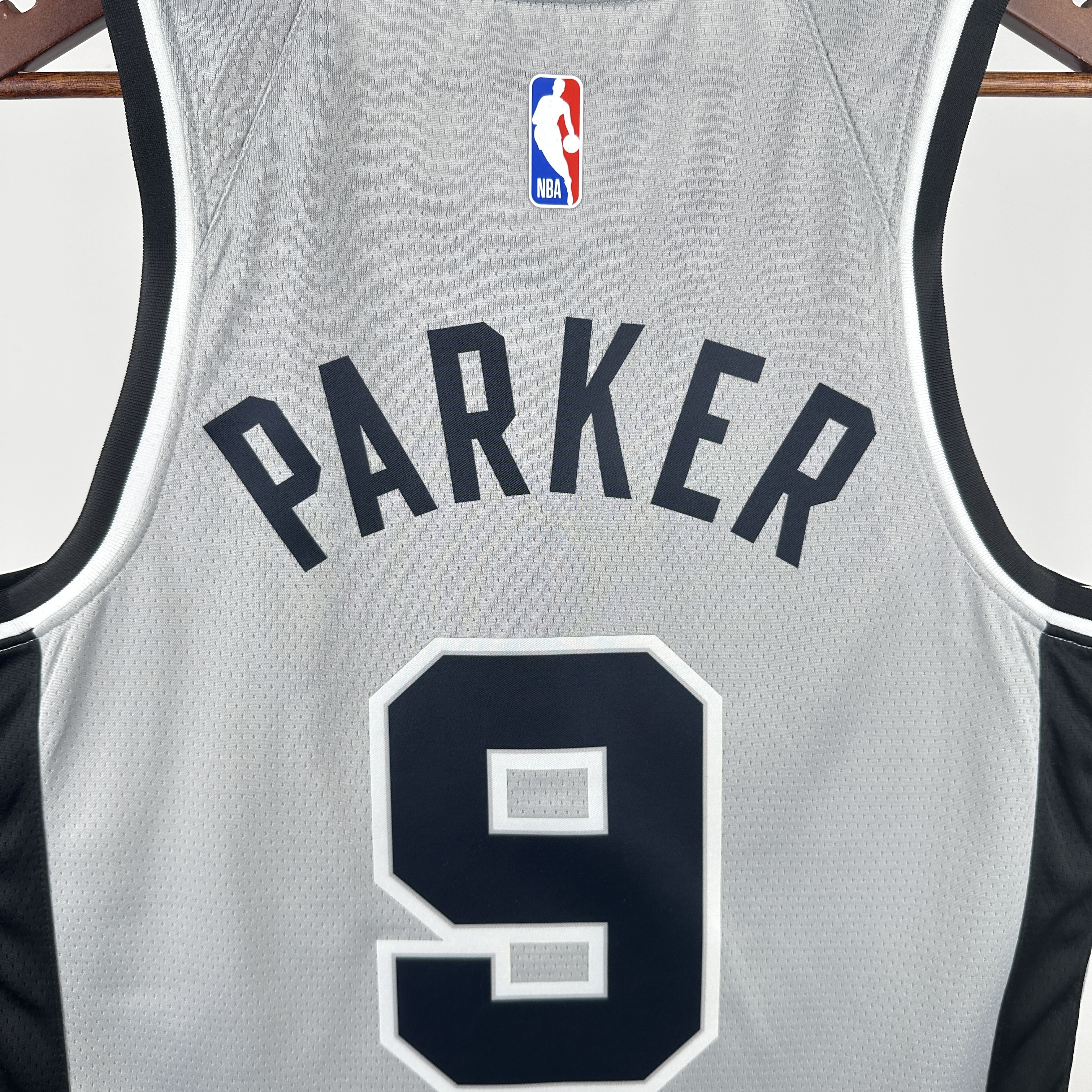21 SEASON SAN ANTONIO SPURS FLYER EDITION  #9 PARKER