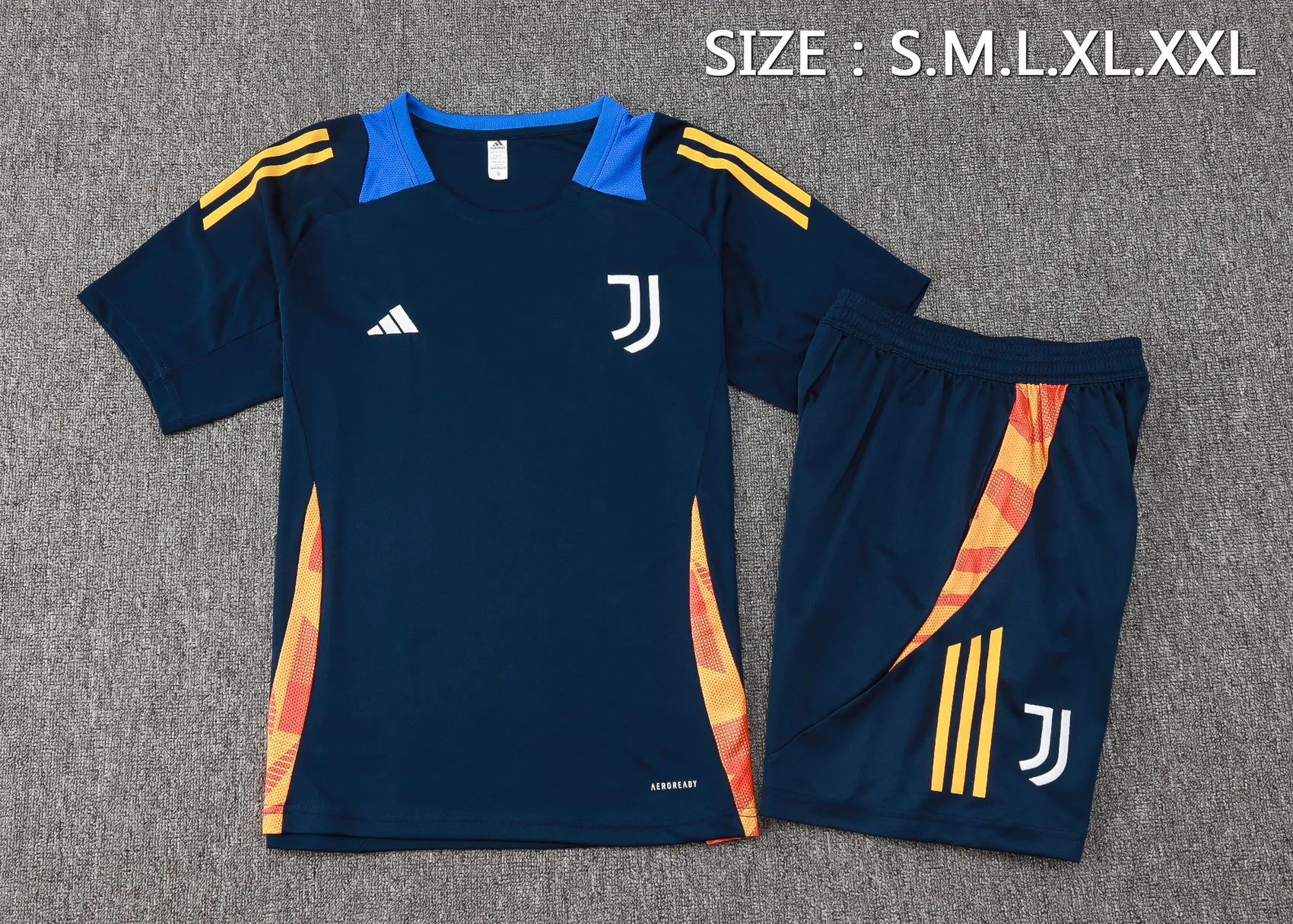 Juventus Short Sleeves Training Suit D1159