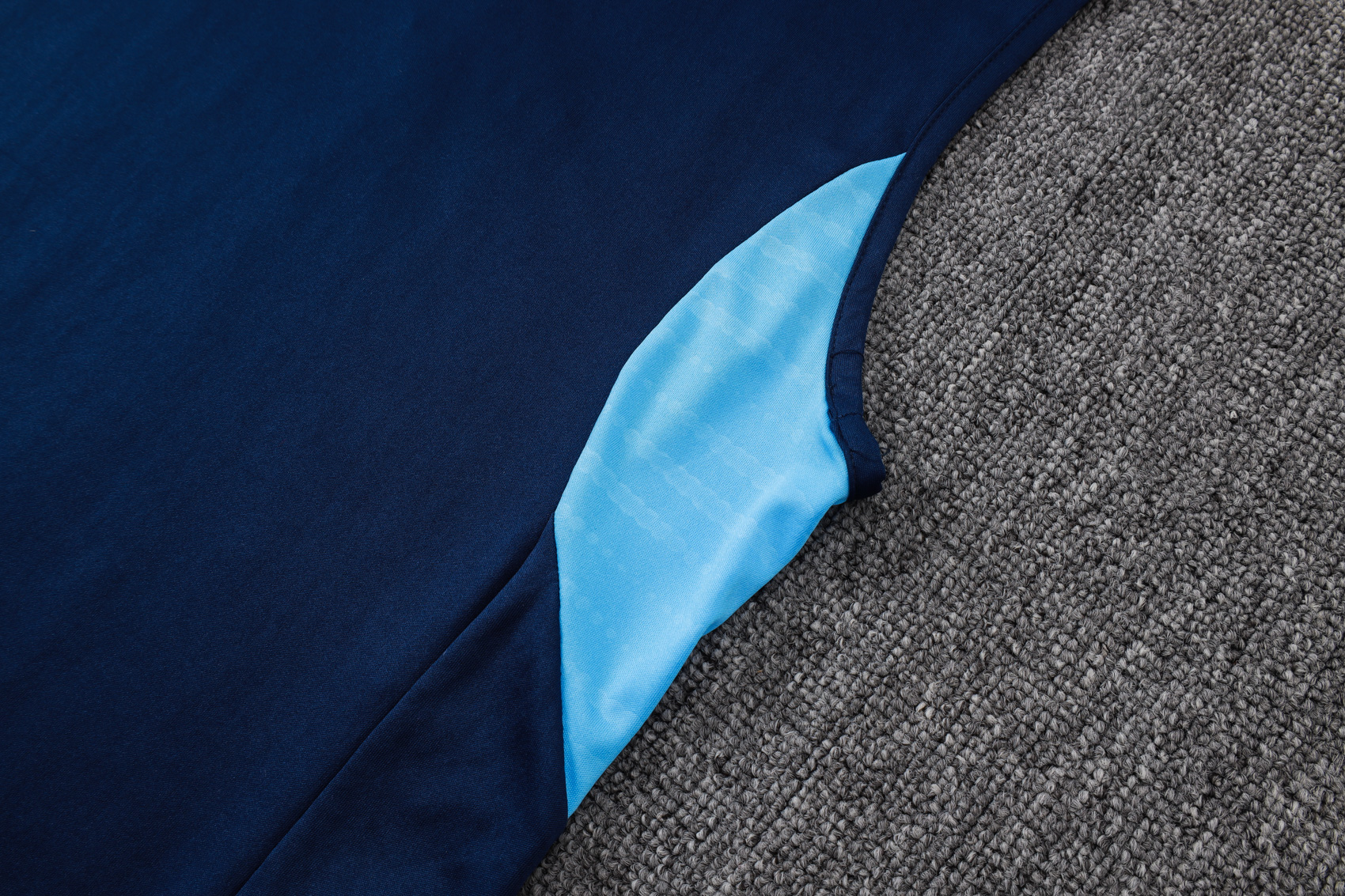 Arsenαl   Sleeveless training suit D2571