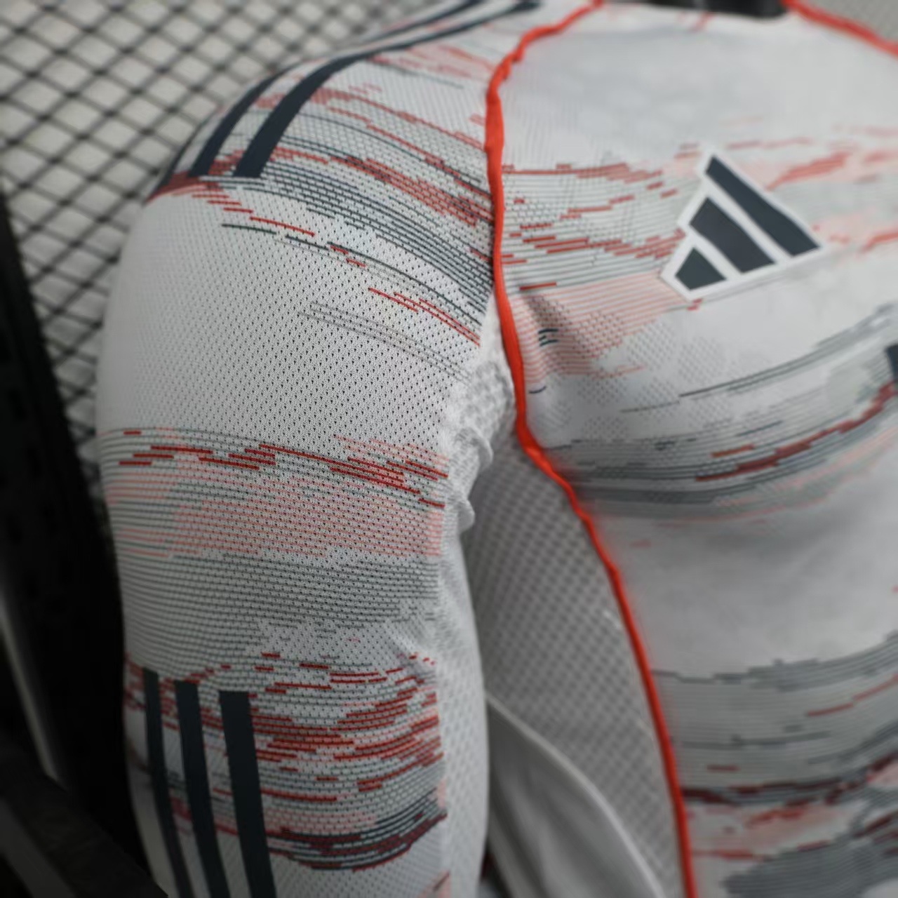 Player Version Bayern München 25/26 Away Long Sleeves