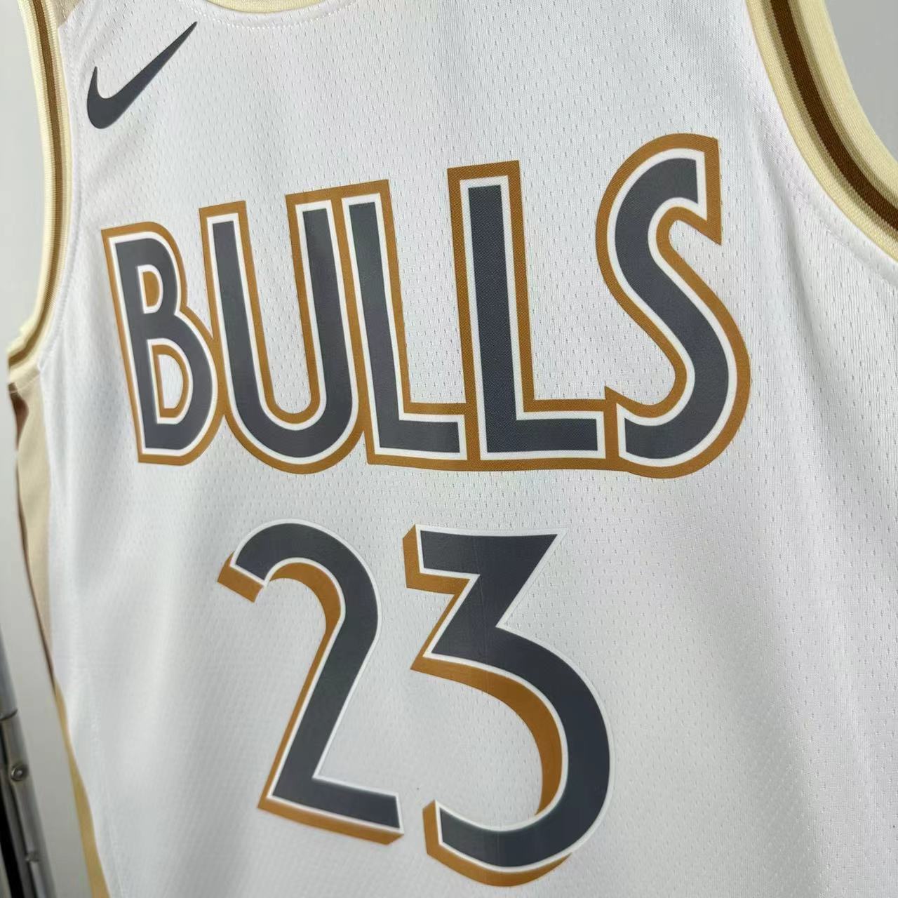 25 Season Chicago Bulls City Edition No.23