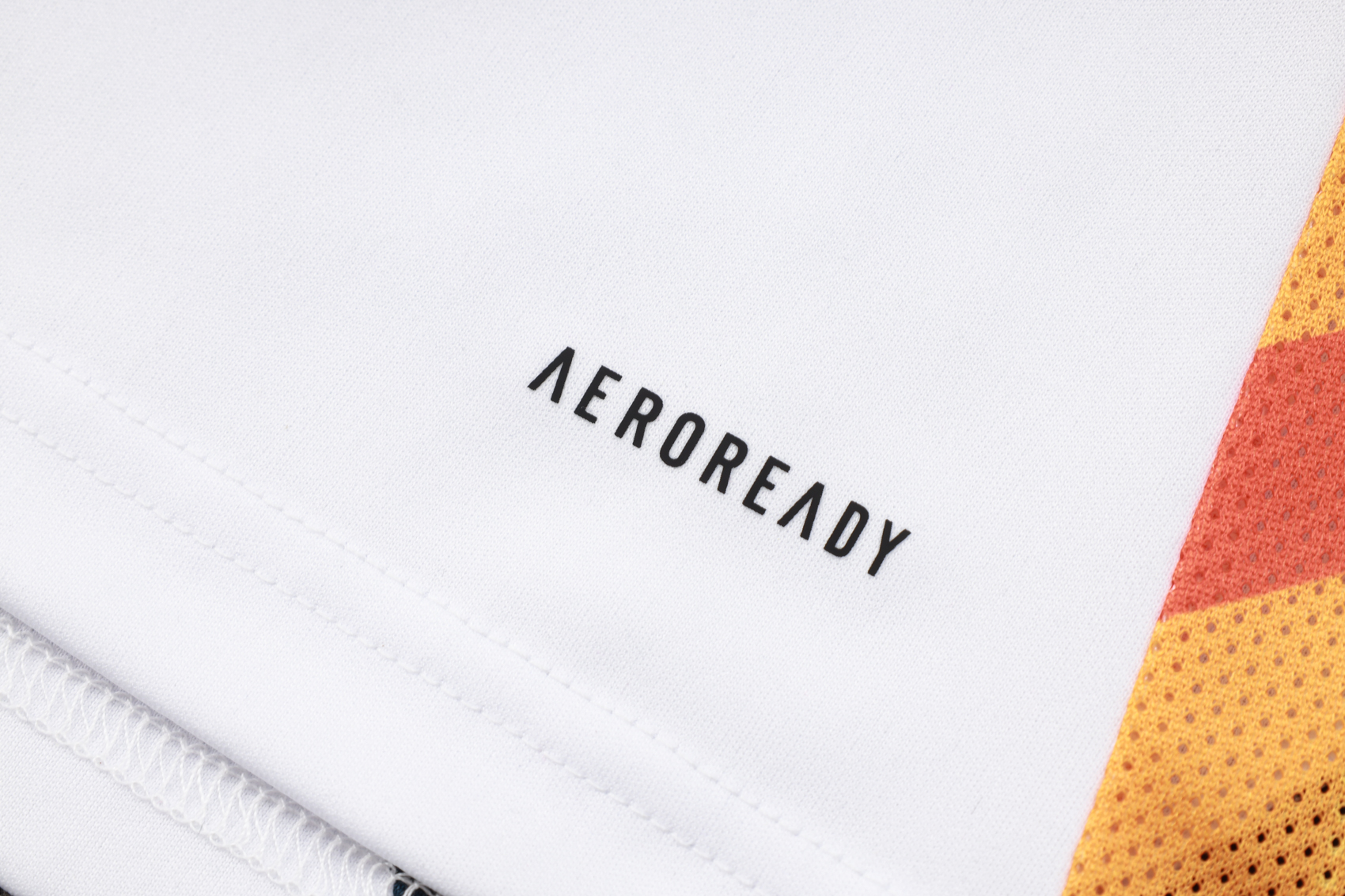 Real Mαdrid 2425 short sleeve white training shirt (with cropped trousers)