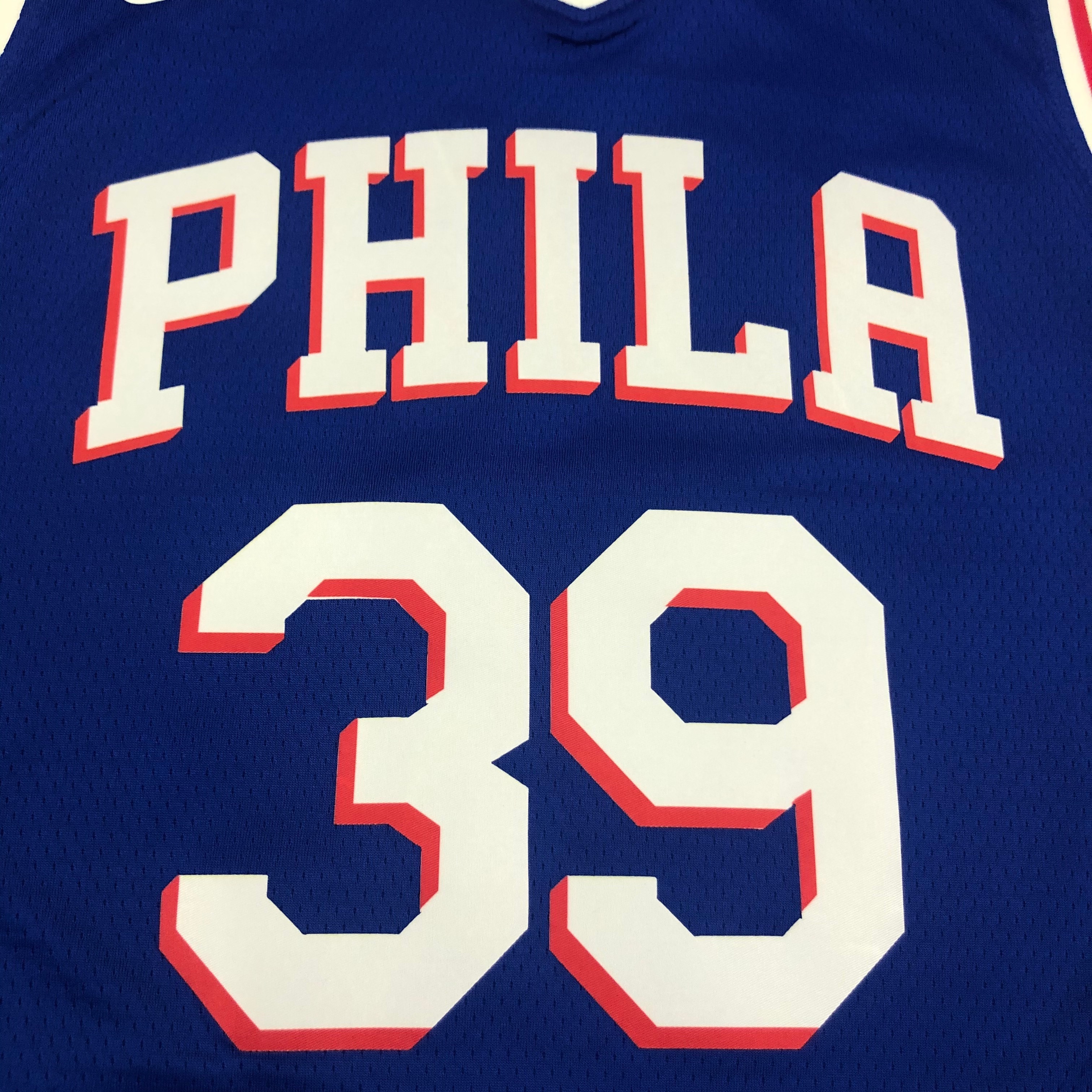 Philadelphia 76ers Blue V  #39