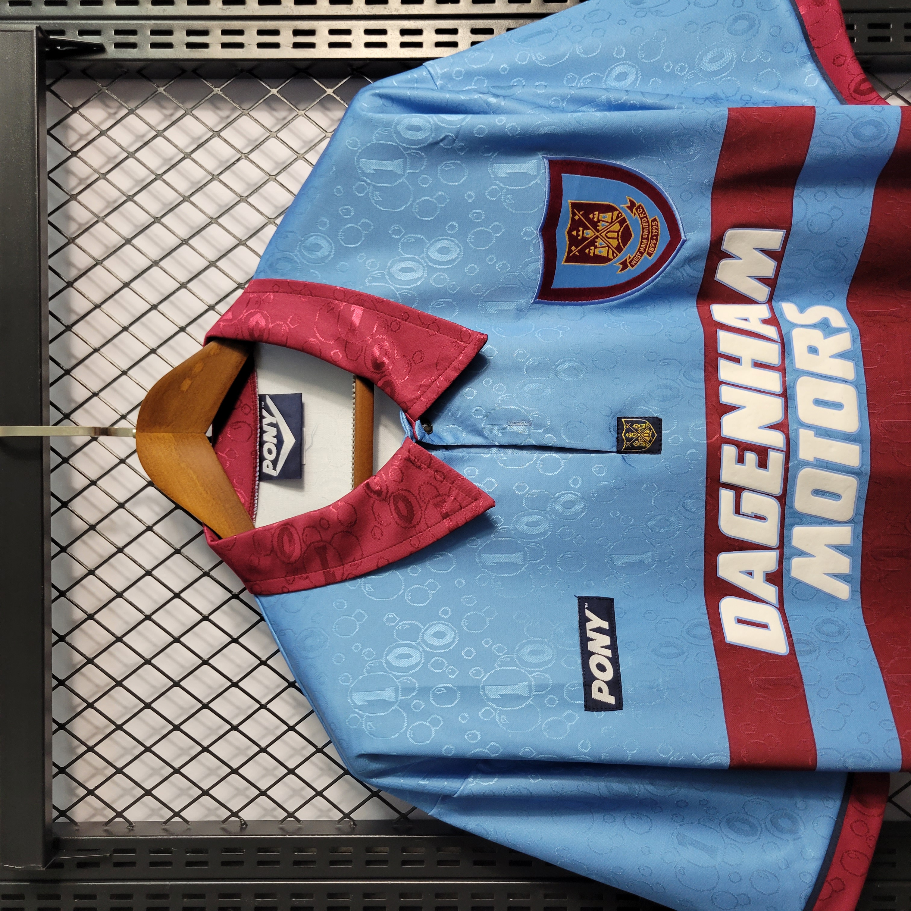 Retro  1995-97 West Ham Away