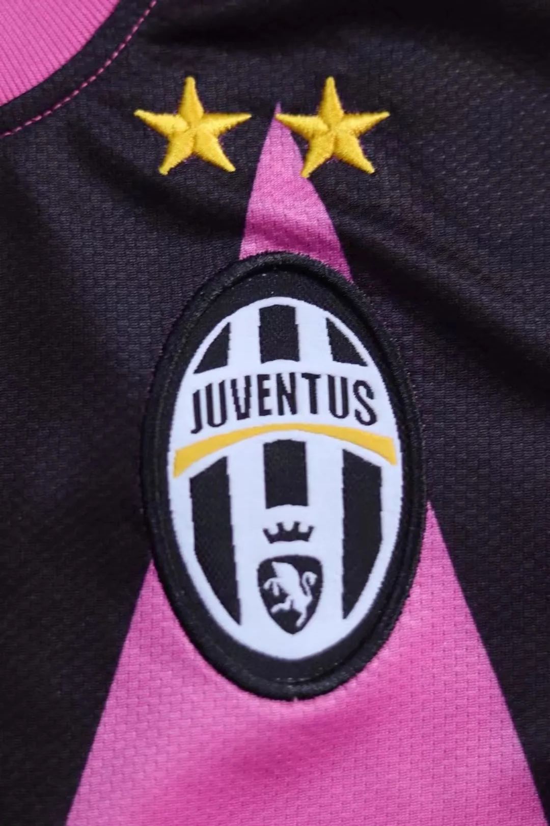 Retro Juventus 2011/12 Away Pink