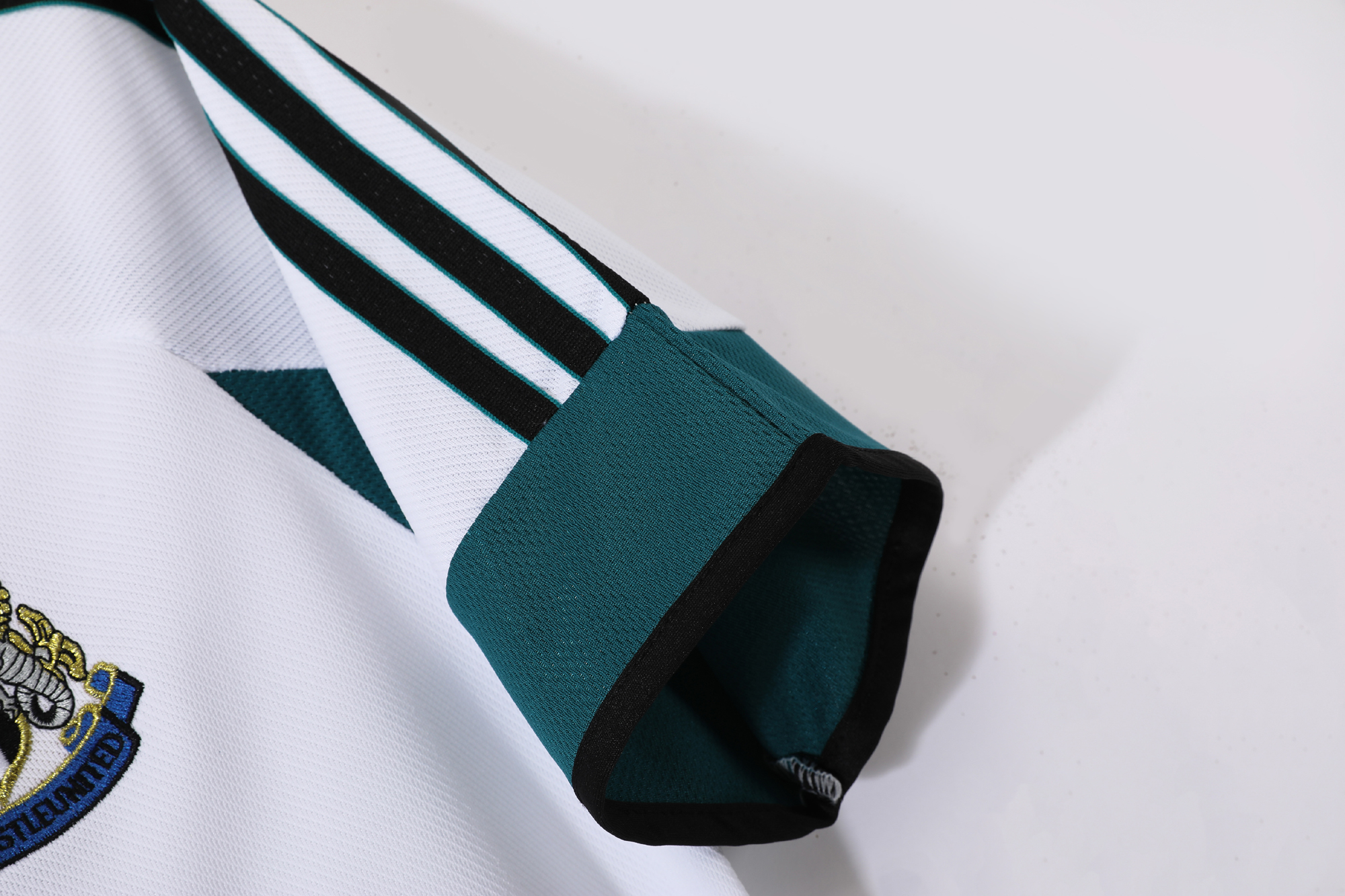 Retro Newcastle 1999/00 Away