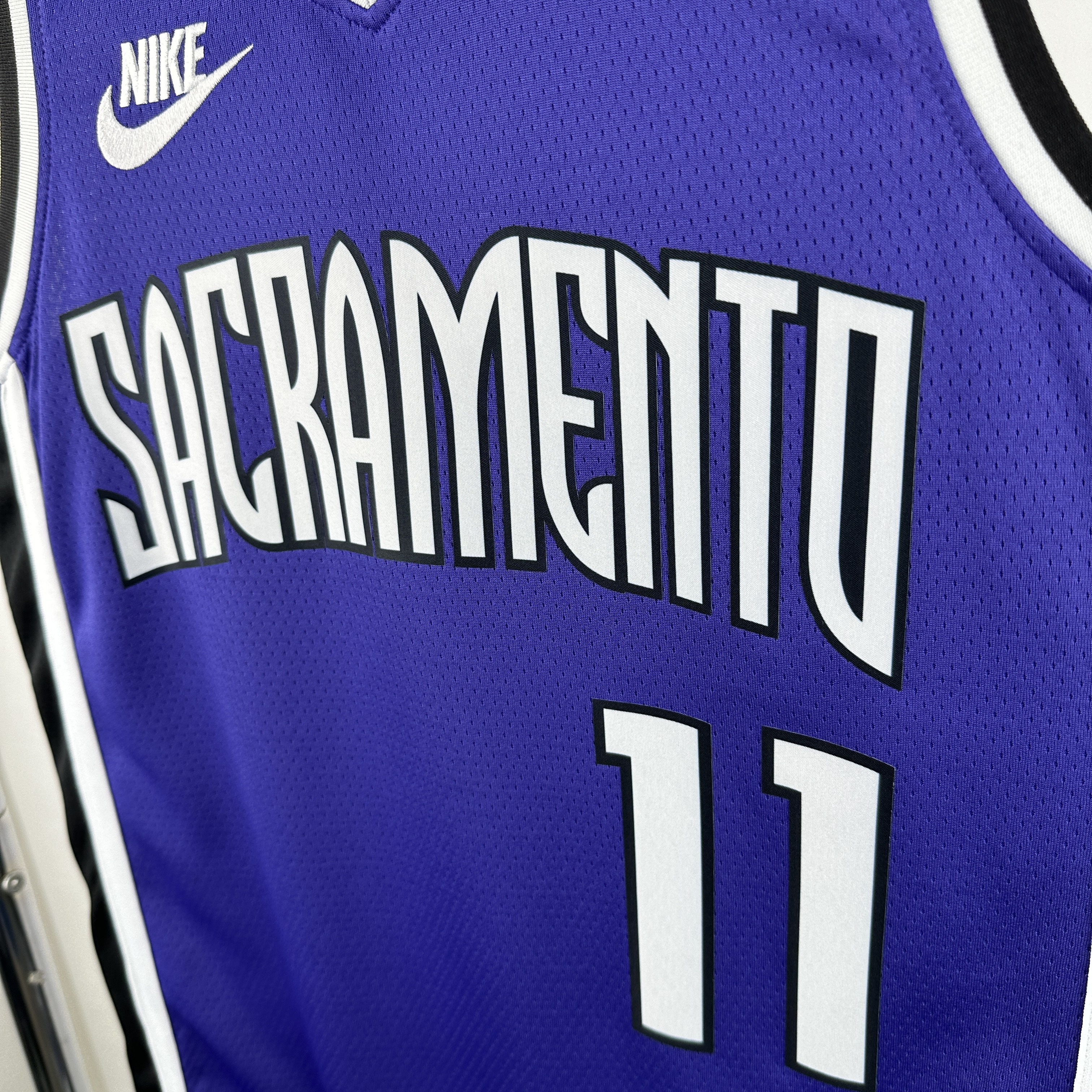 25 SEASON SACRAMENTO KINGS  #11 SABONIS