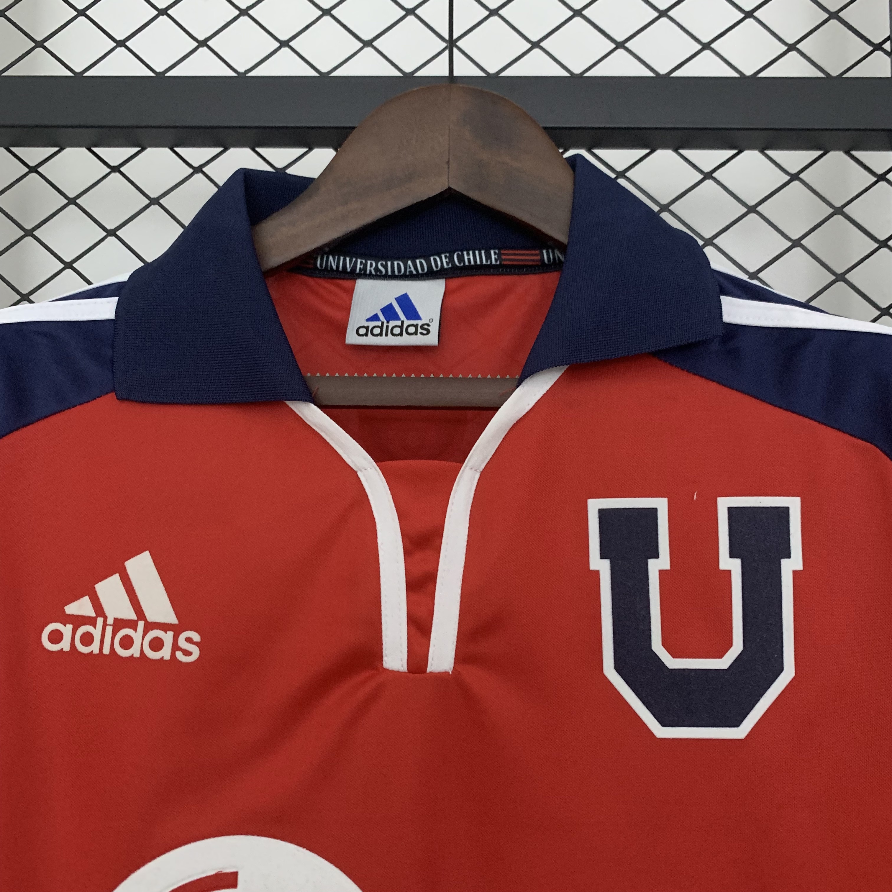 Club Universidad de Chile 2001/02 Away