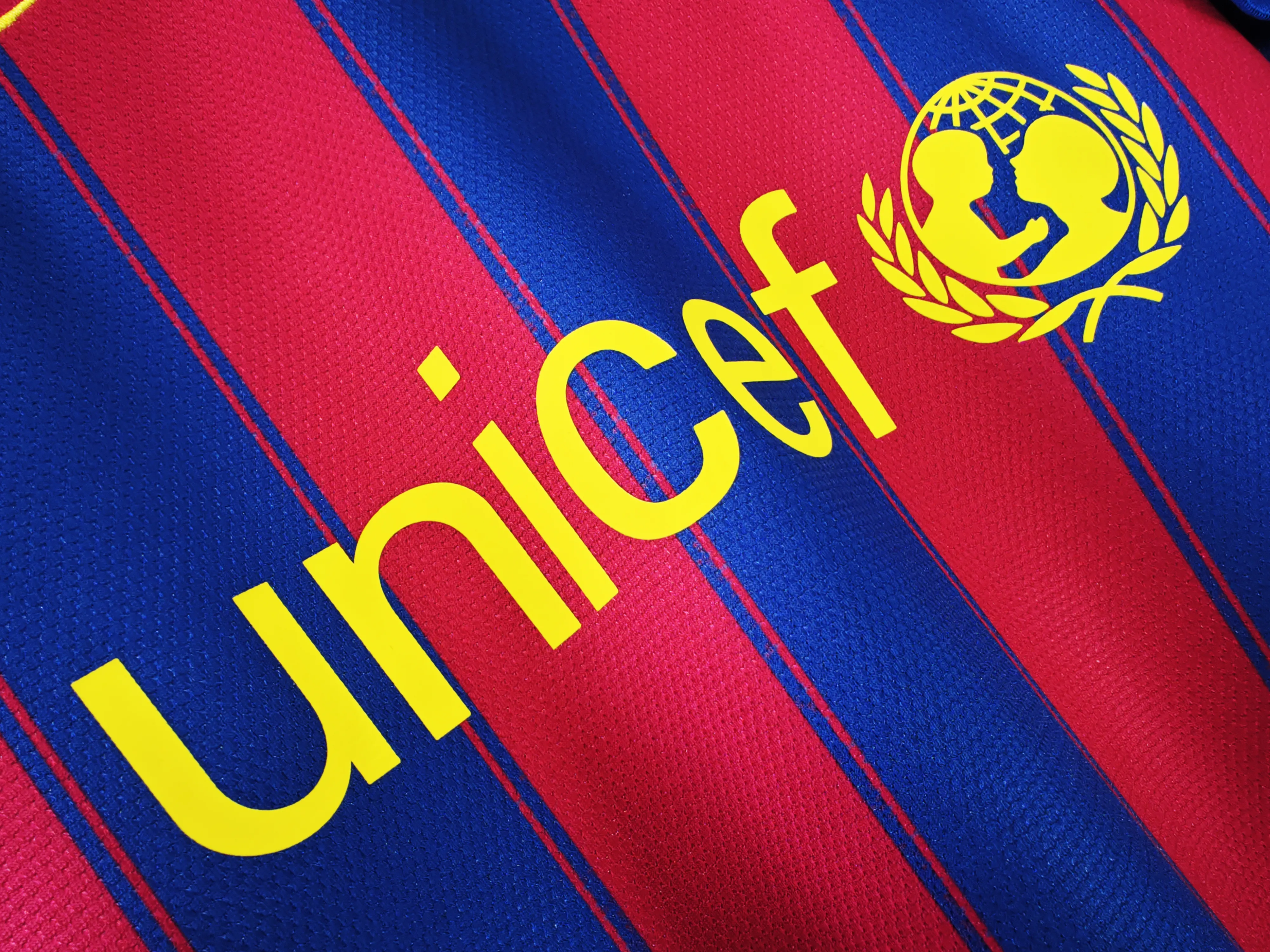 Retro 09/10 Barcelona Home Size: S-XXL