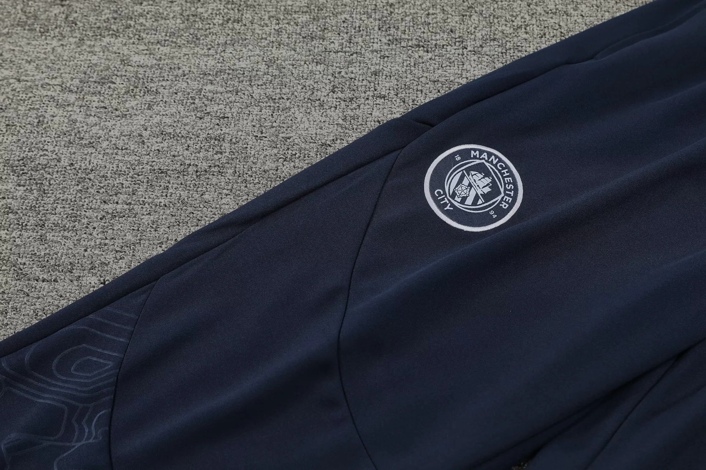 Manchester City 24/25 training SUIT
