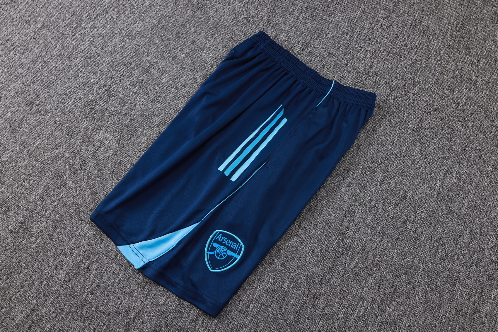 Arsenαl   Sleeveless training suit D2571