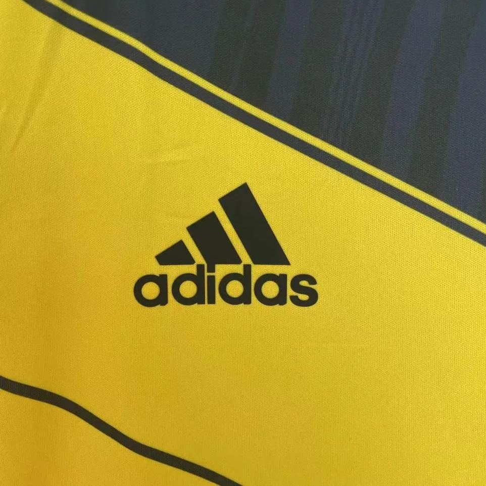 Retro Colombia 2014 home kit