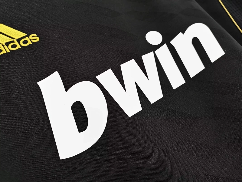 Retro  Real Mαdrid 11/12 Away Black Long Sleeves