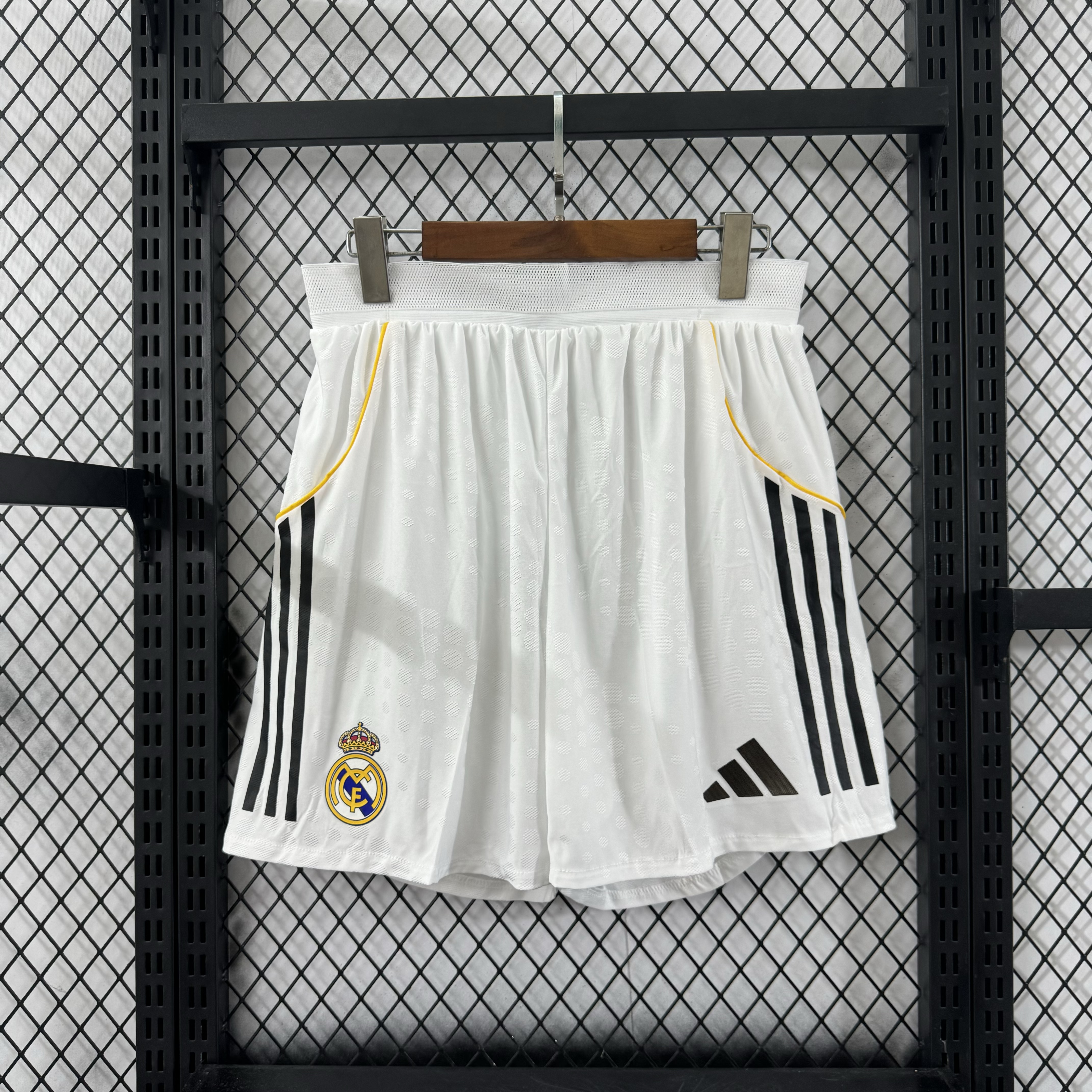 Player Version Shorts 2025-26 Reαl Mαdrid Home